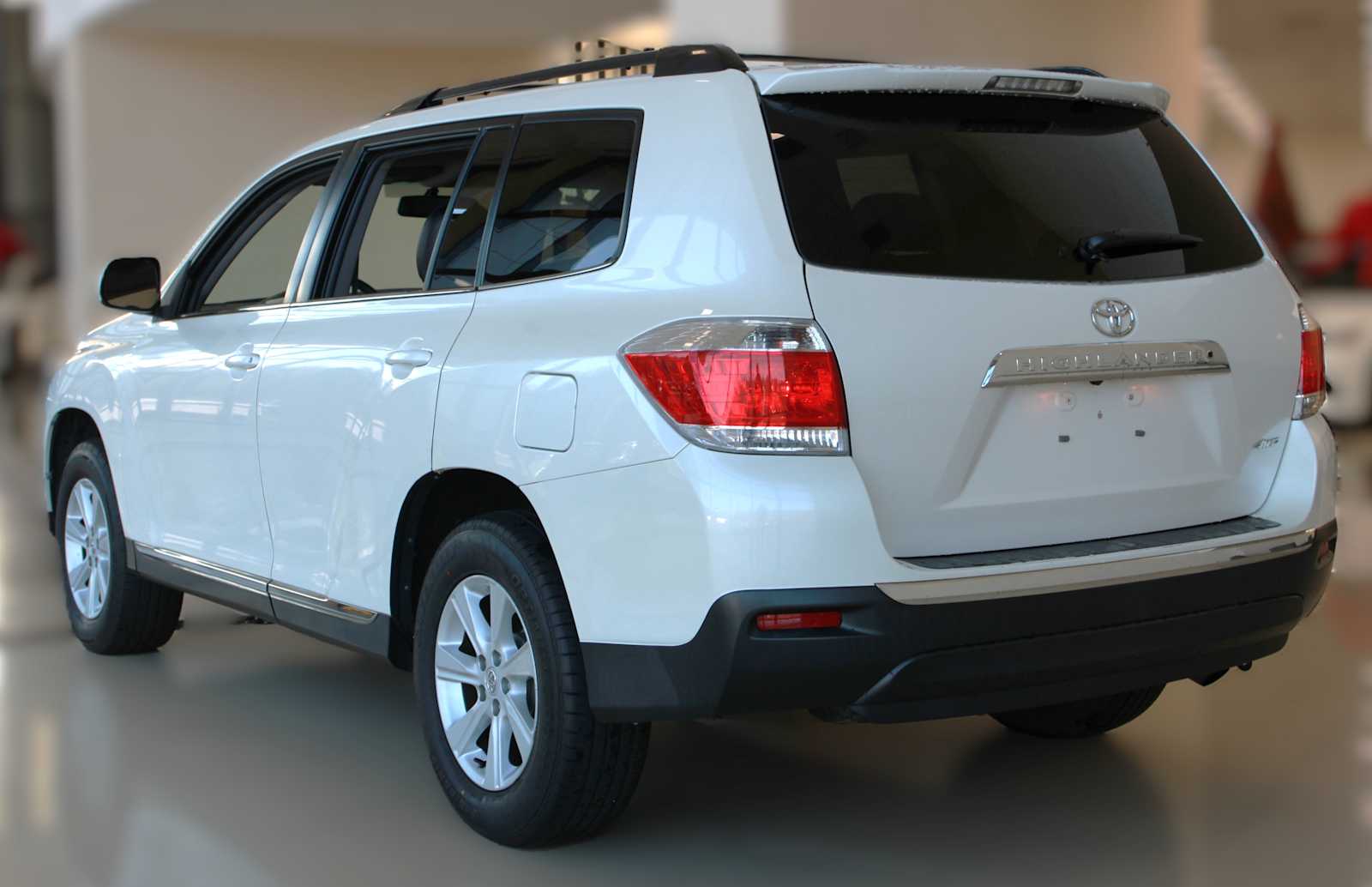 used 2013 Toyota Highlander car, priced at $14,497