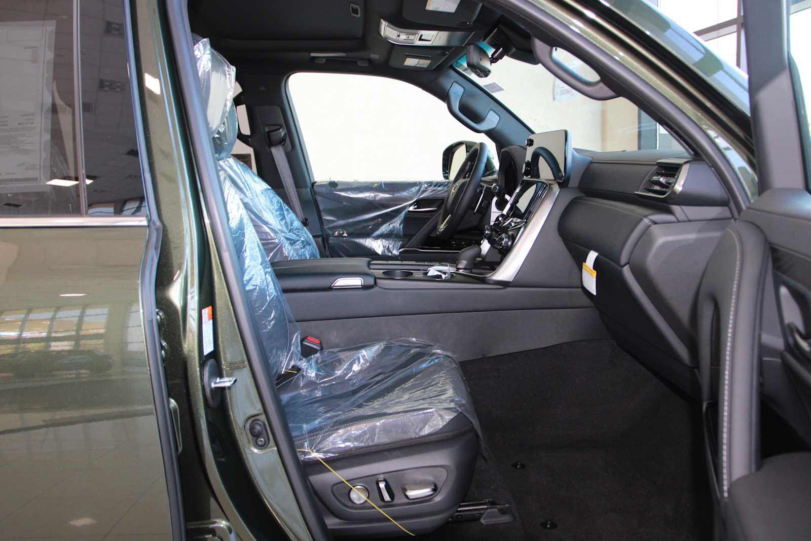 new 2025 Lexus LX 700h car, priced at $122,377