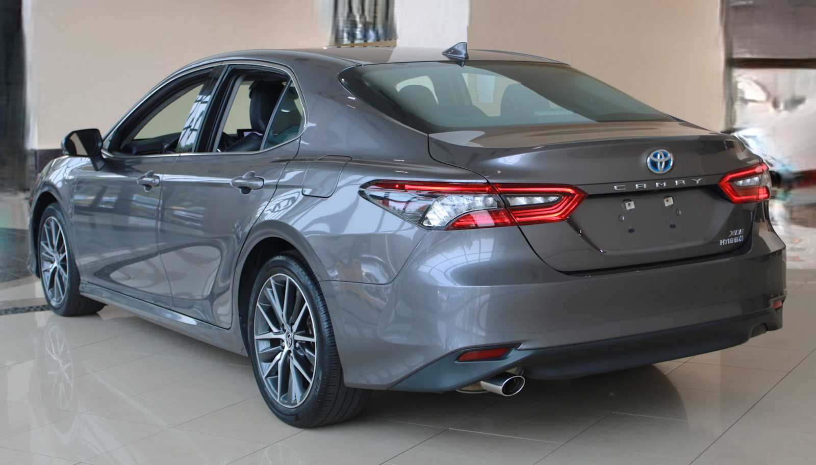 used 2021 Toyota Camry Hybrid car, priced at $28,297