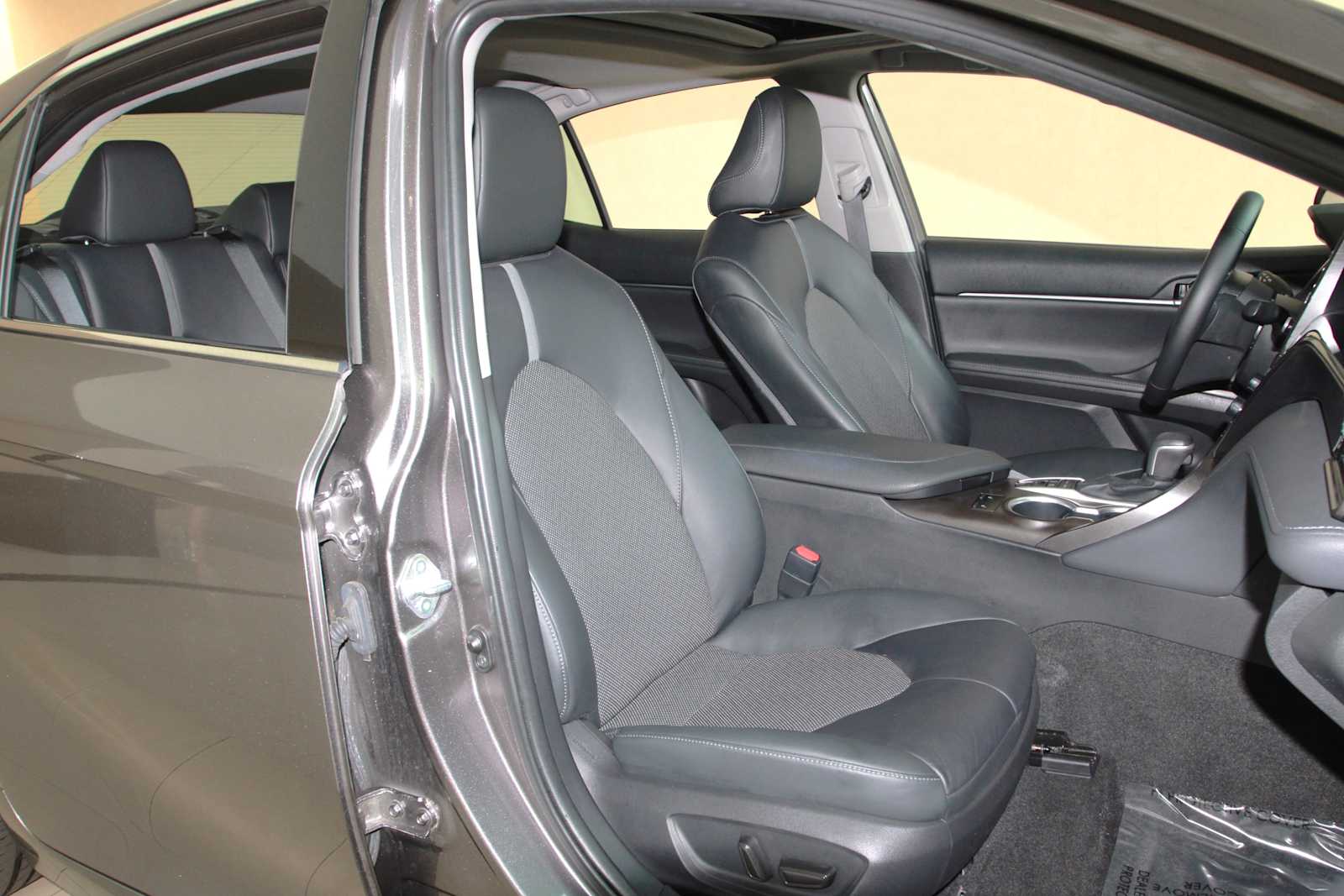 used 2021 Toyota Camry Hybrid car, priced at $28,297