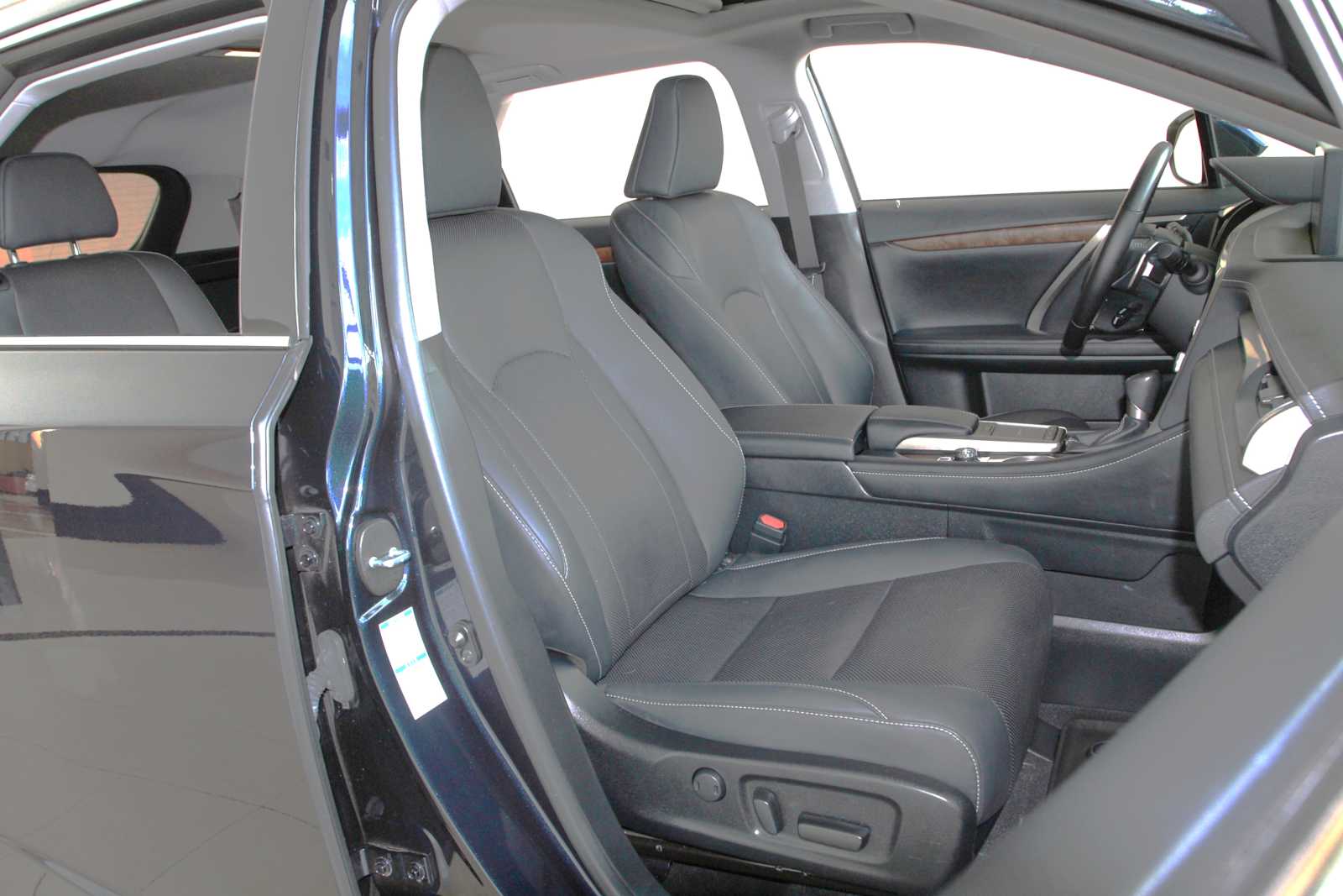 used 2022 Lexus RX 350L car, priced at $33,497