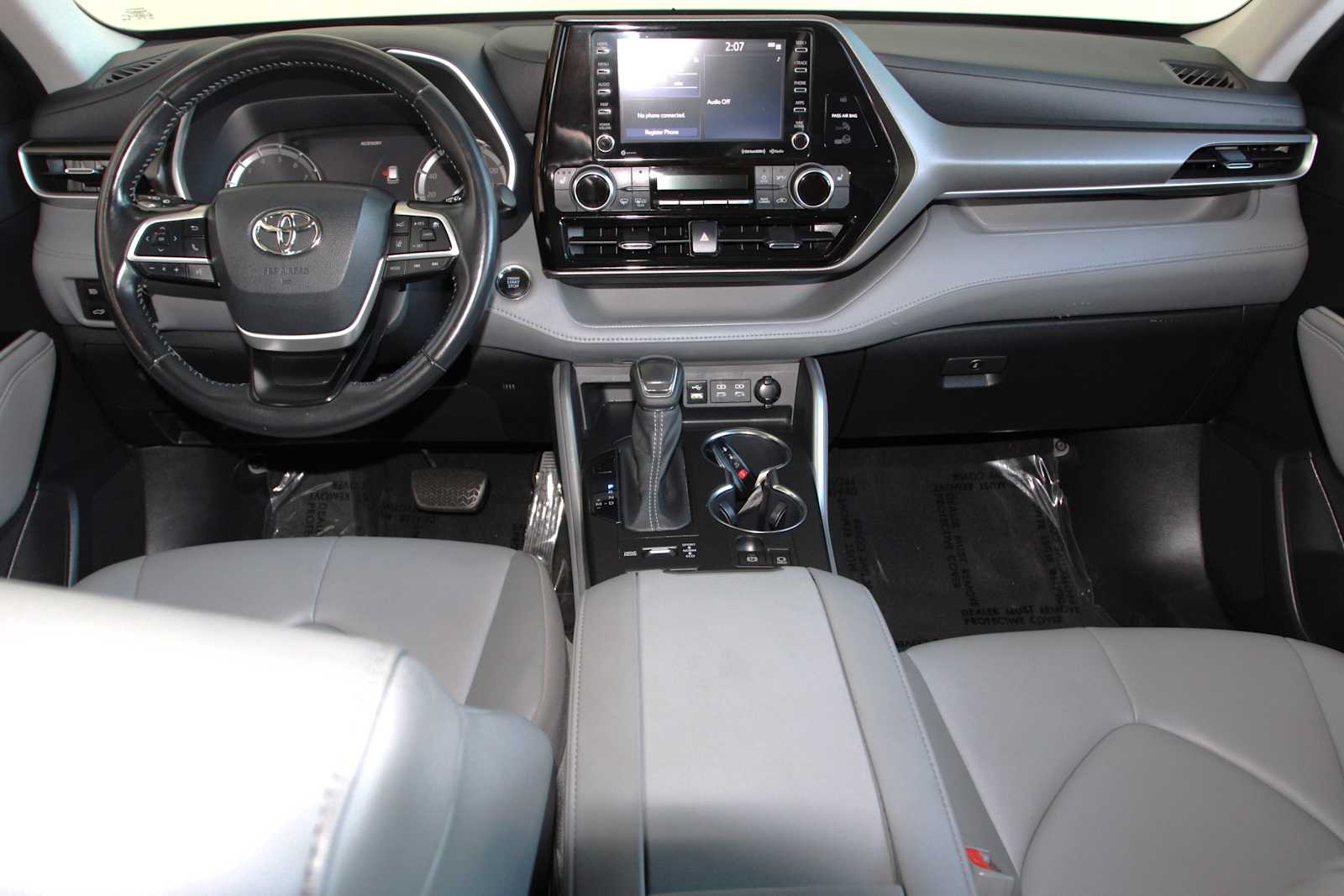 used 2022 Toyota Highlander car, priced at $35,797