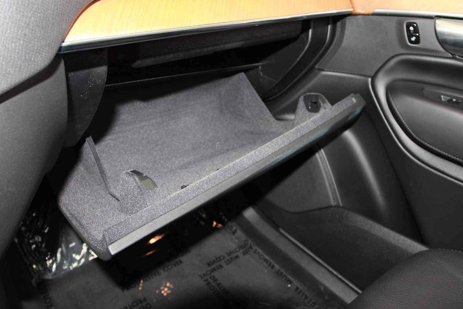 used 2023 Volvo XC90 car, priced at $39,497