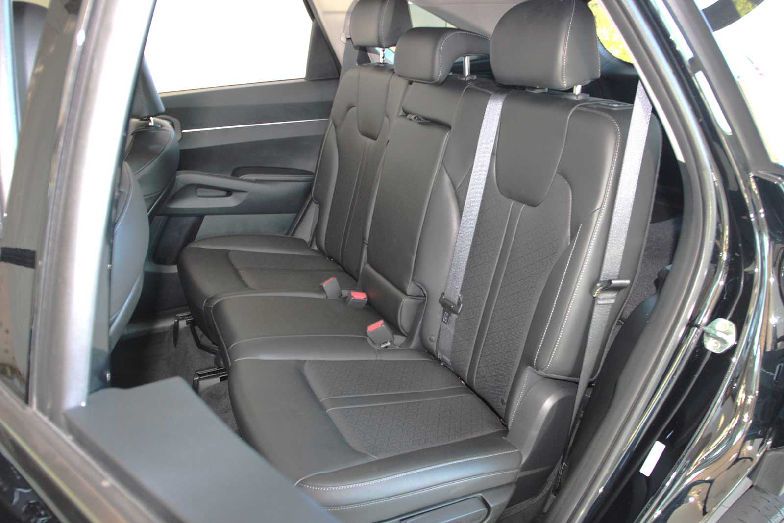 used 2022 Kia Sorento car, priced at $27,997