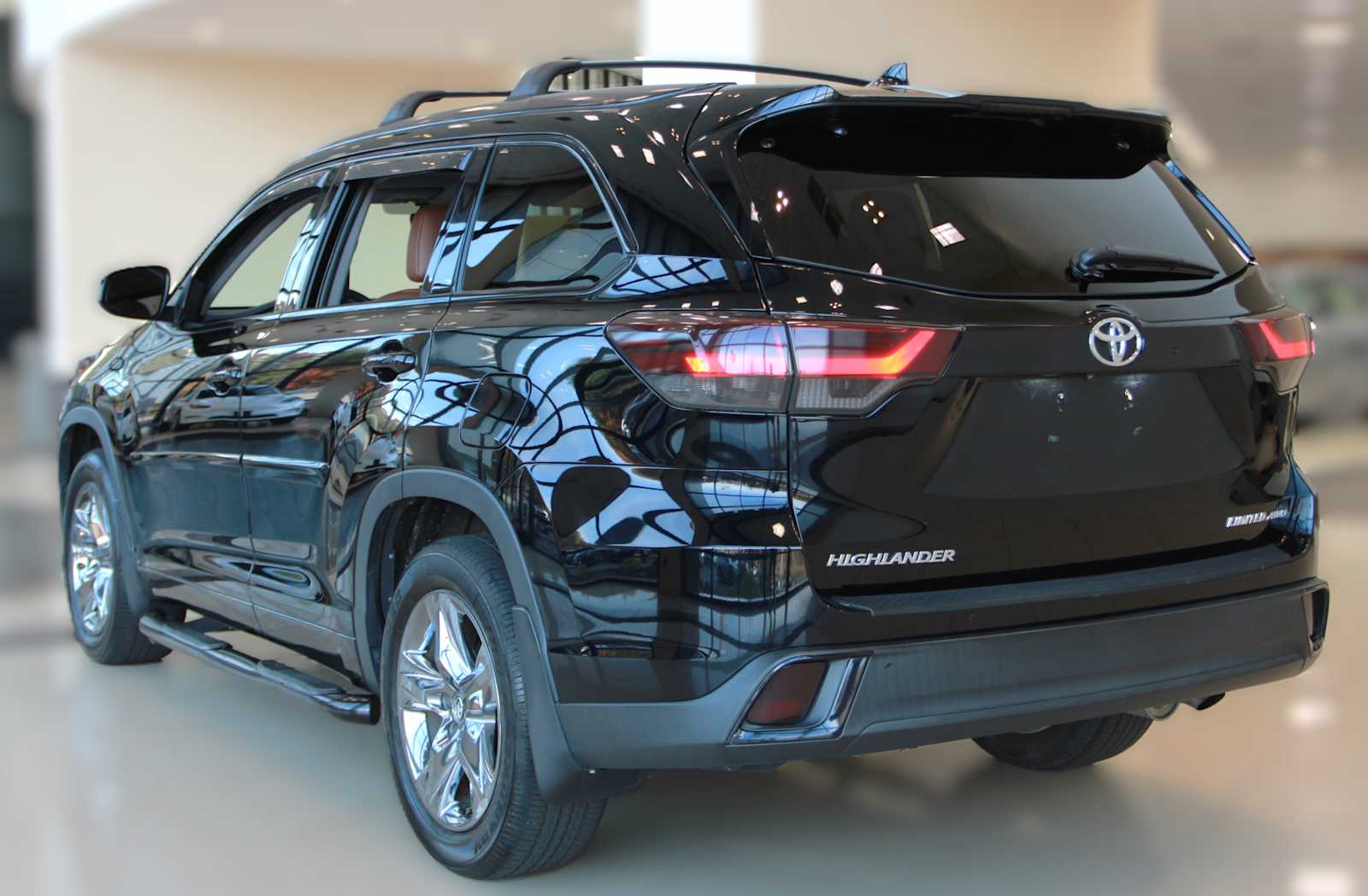 used 2019 Toyota Highlander car, priced at $29,497