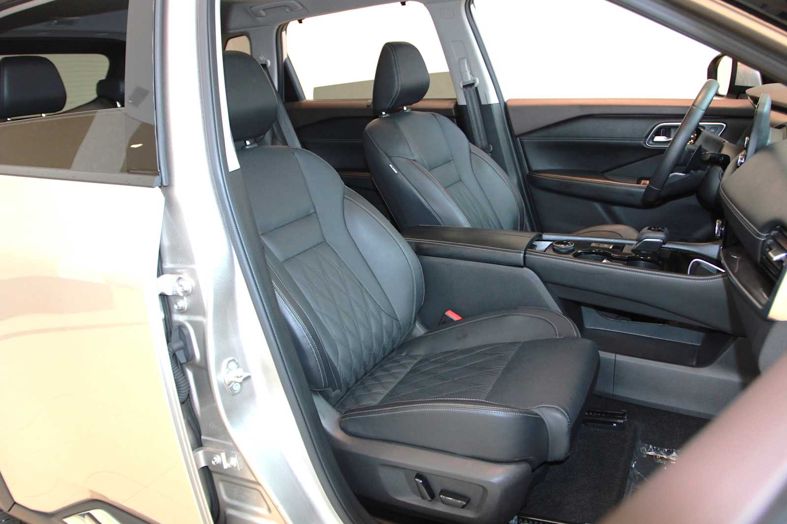 used 2023 Nissan Rogue car, priced at $27,497