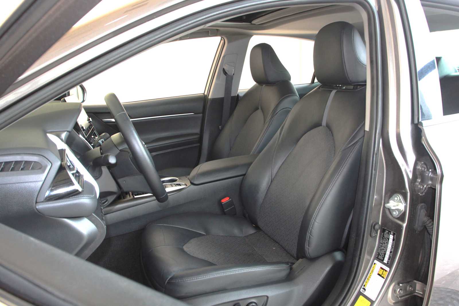 used 2021 Toyota Camry Hybrid car, priced at $28,297