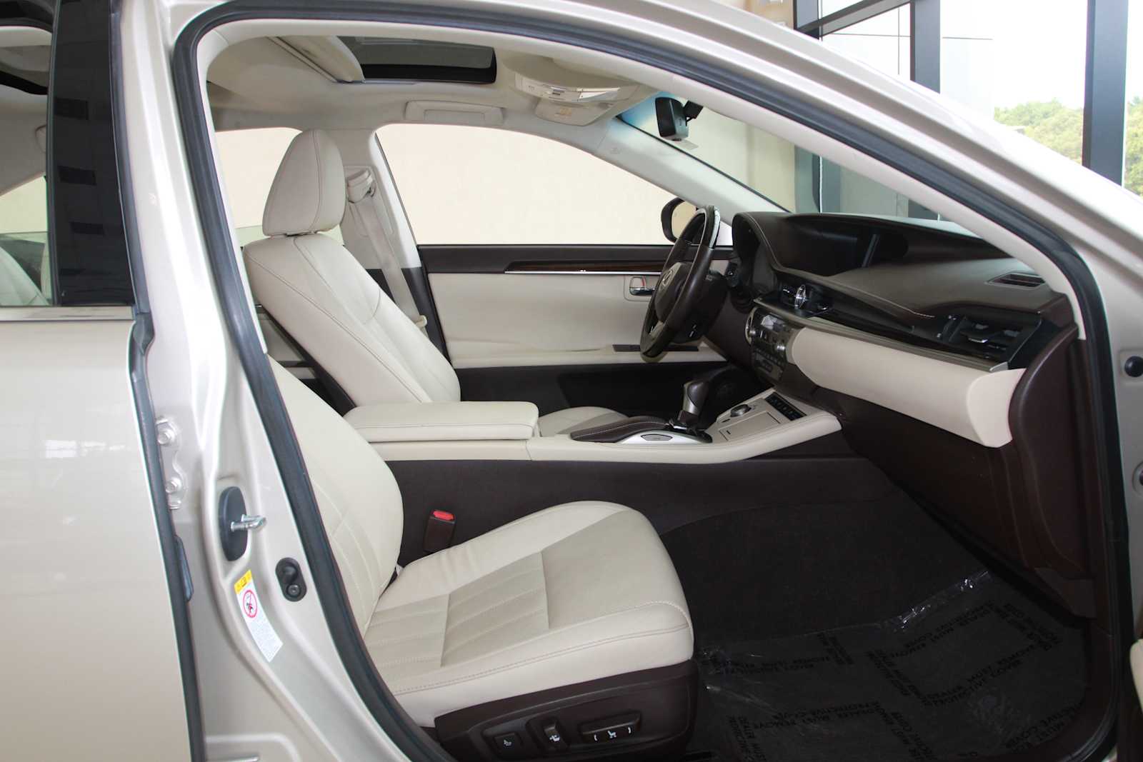 used 2016 Lexus ES 350 car, priced at $15,397