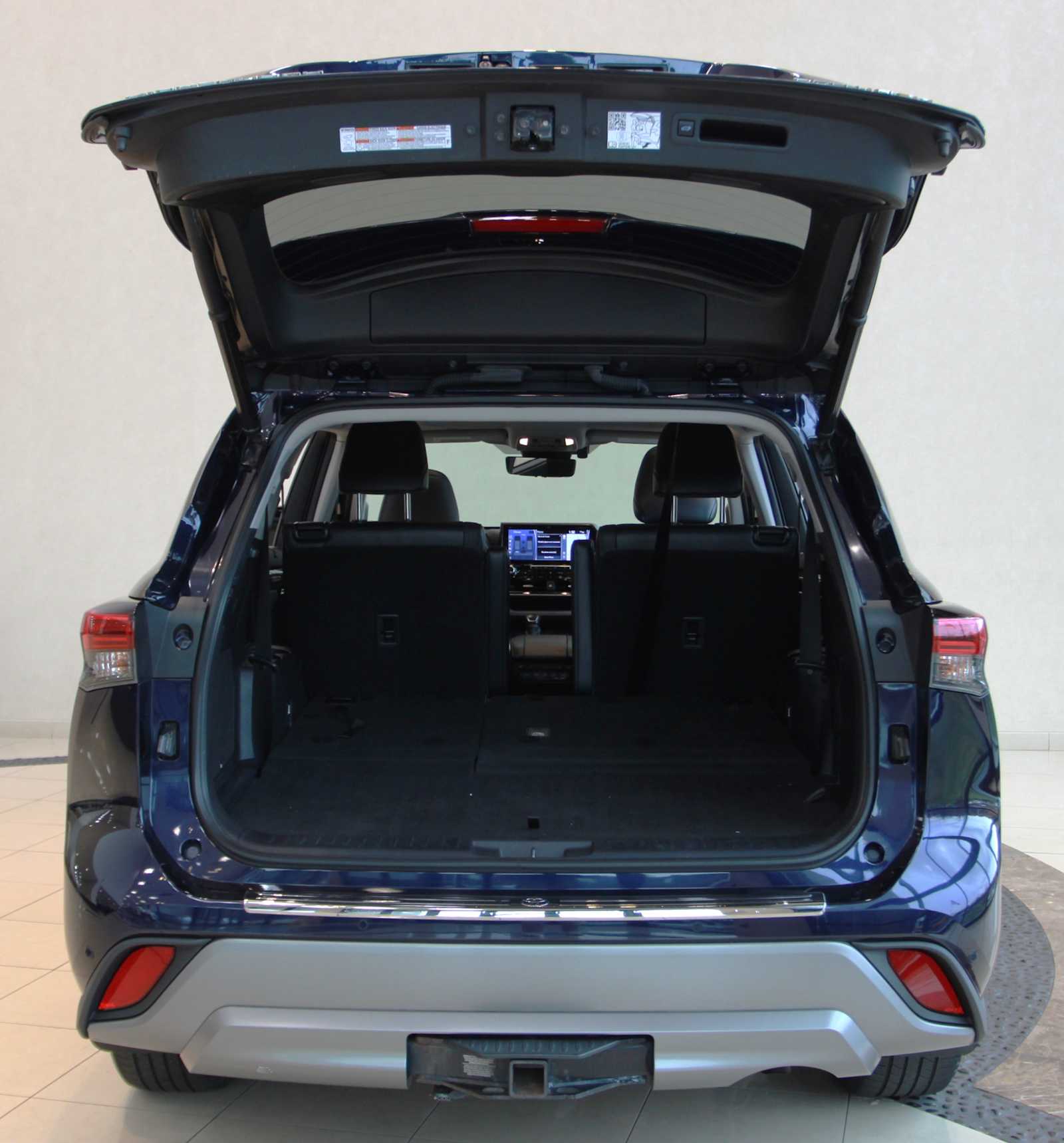 used 2021 Toyota Highlander car, priced at $38,497