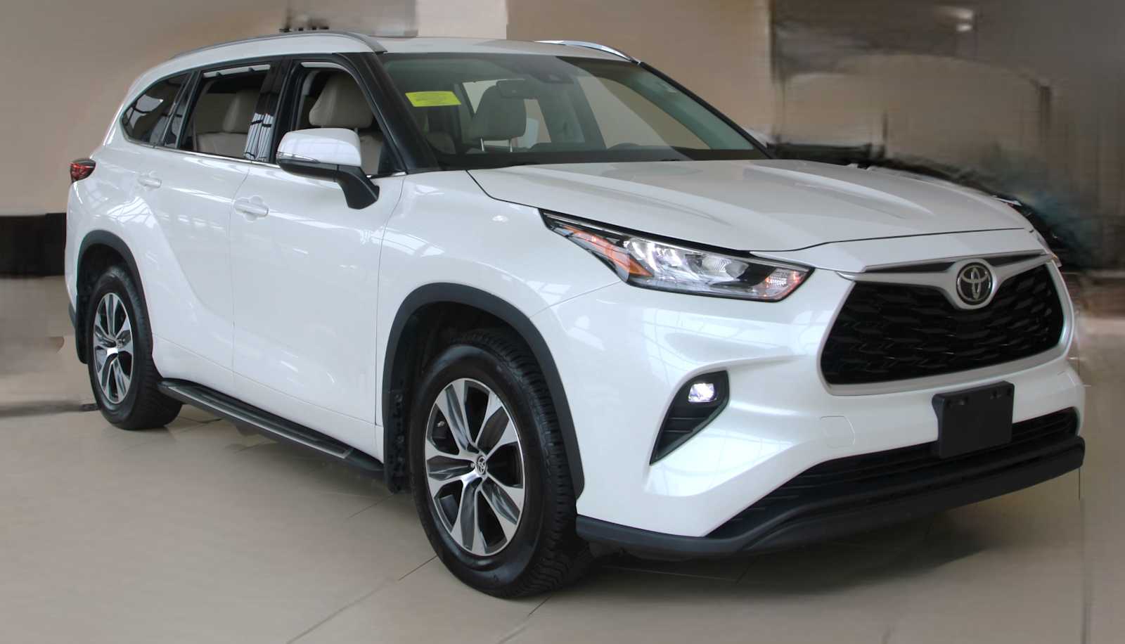 used 2020 Toyota Highlander car, priced at $28,998