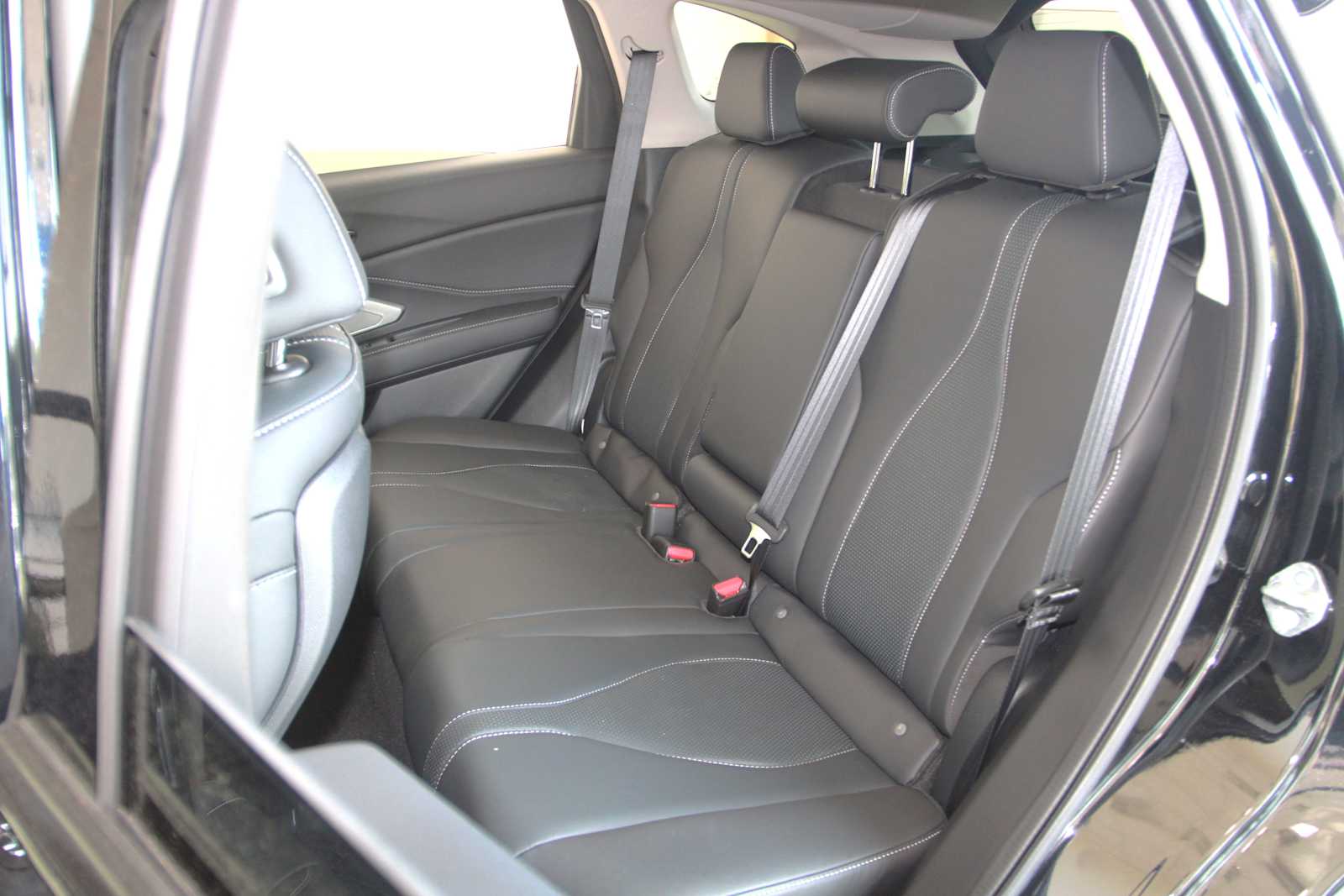 used 2025 Acura RDX car, priced at $43,798