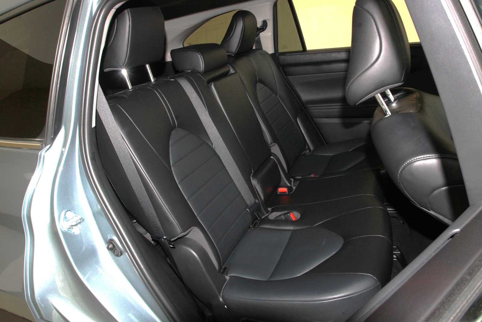 used 2022 Toyota Highlander car, priced at $36,998