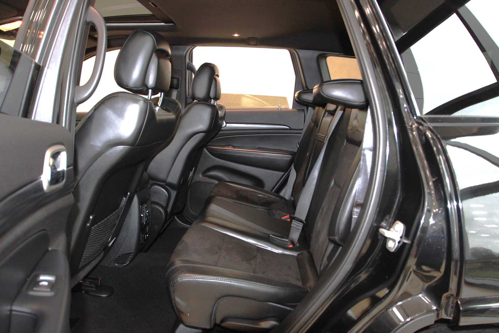 used 2020 Jeep Grand Cherokee car, priced at $26,497