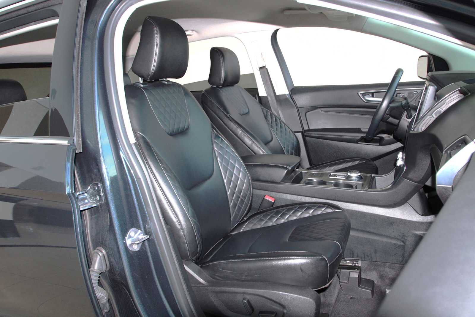 used 2024 Ford Edge car, priced at $23,897