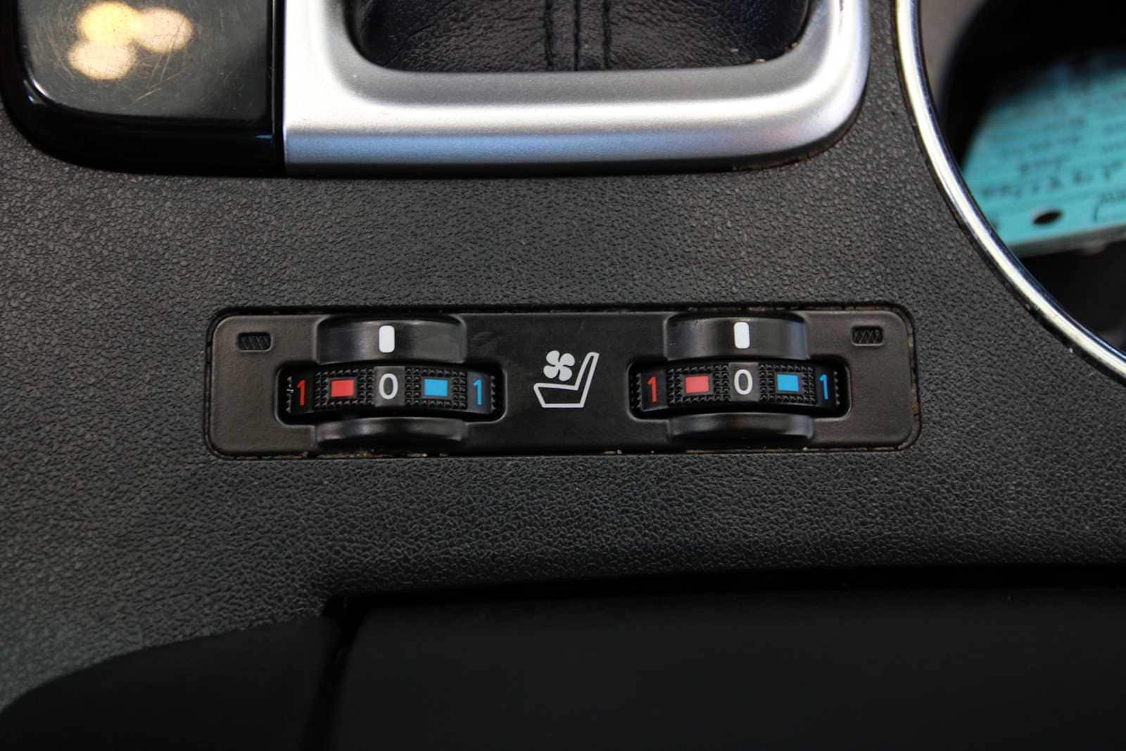 used 2019 Toyota Highlander car, priced at $29,497