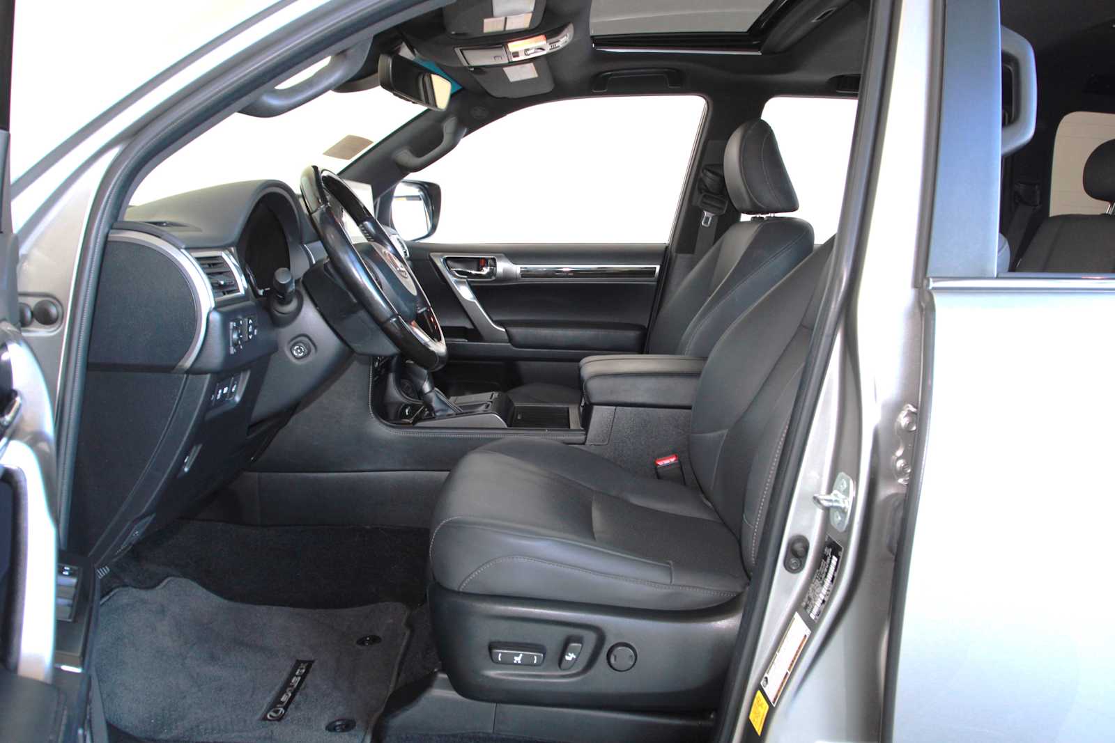 used 2022 Lexus GX 460 car, priced at $52,497