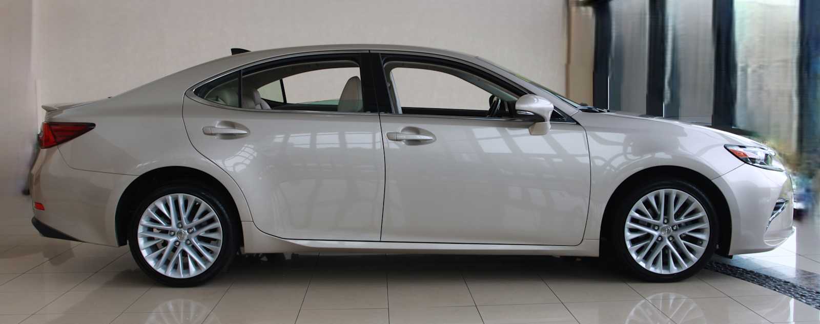 used 2016 Lexus ES 350 car, priced at $15,397