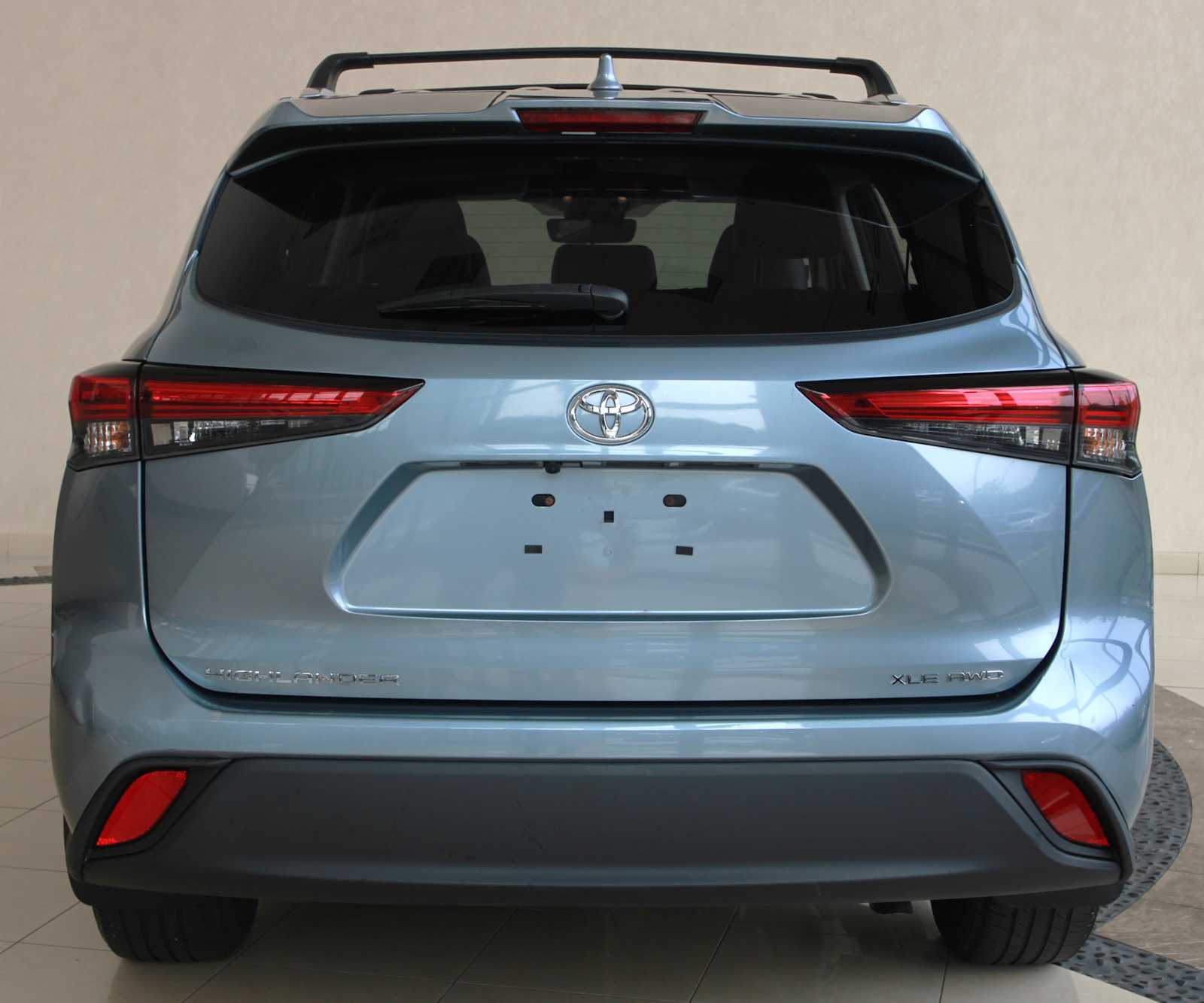 used 2022 Toyota Highlander car, priced at $36,998