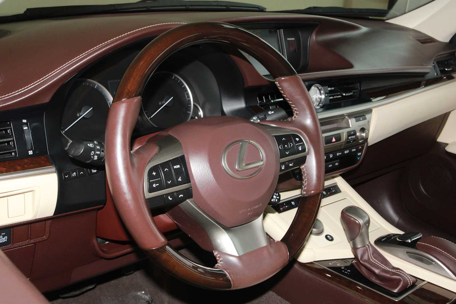 used 2016 Lexus ES 350 car, priced at $15,397