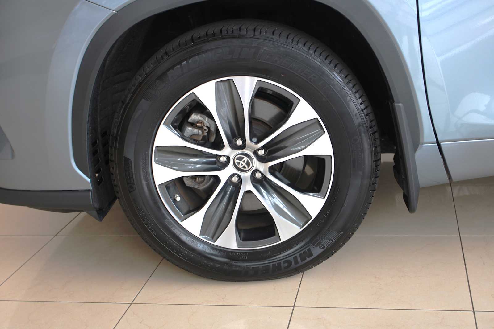 used 2022 Toyota Highlander car, priced at $36,998