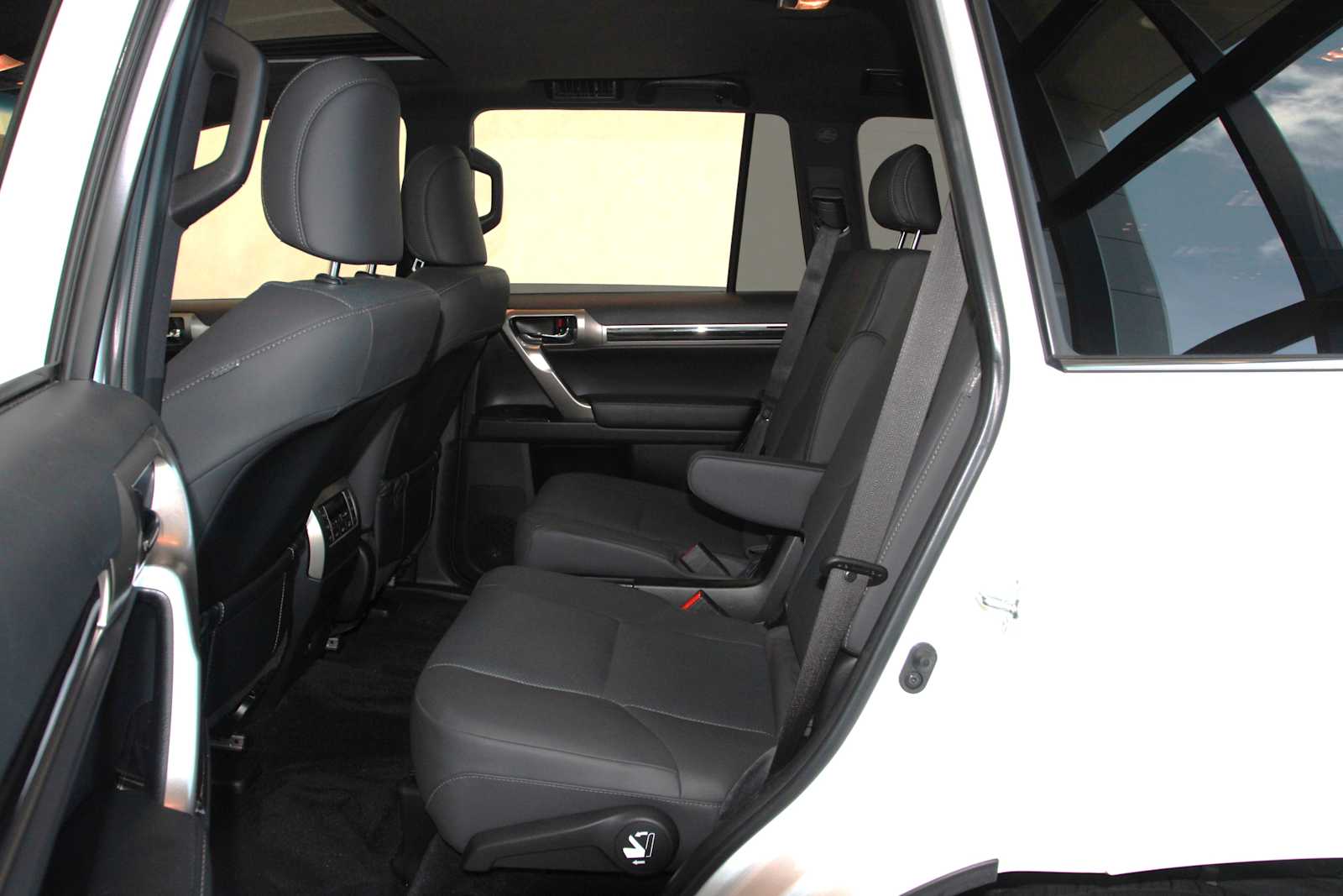 used 2021 Lexus GX 460 car, priced at $38,497