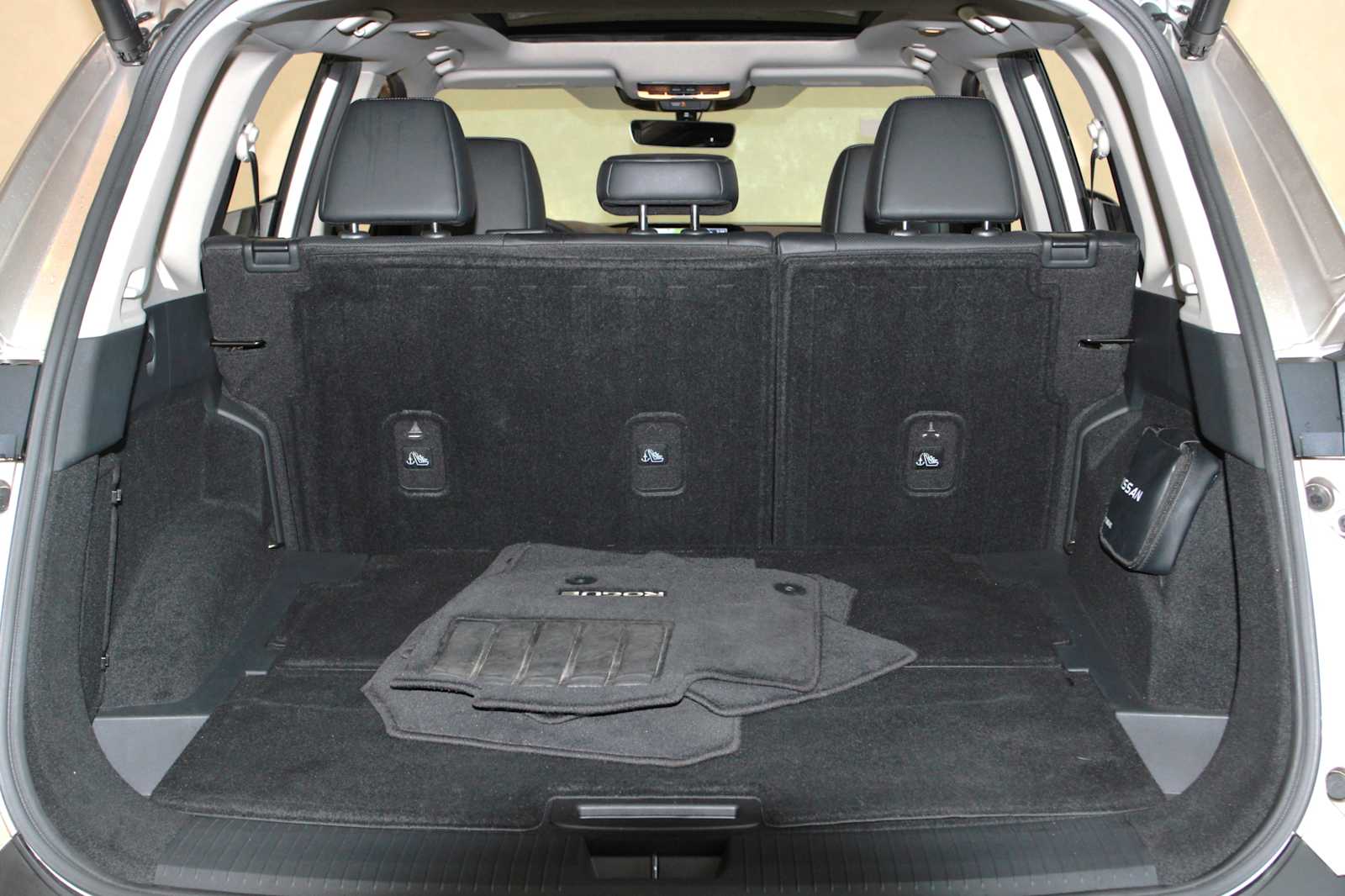 used 2023 Nissan Rogue car, priced at $27,497