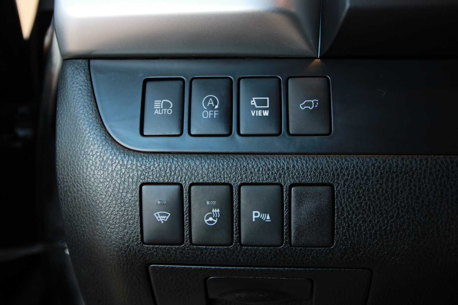 used 2019 Toyota Highlander car, priced at $29,497