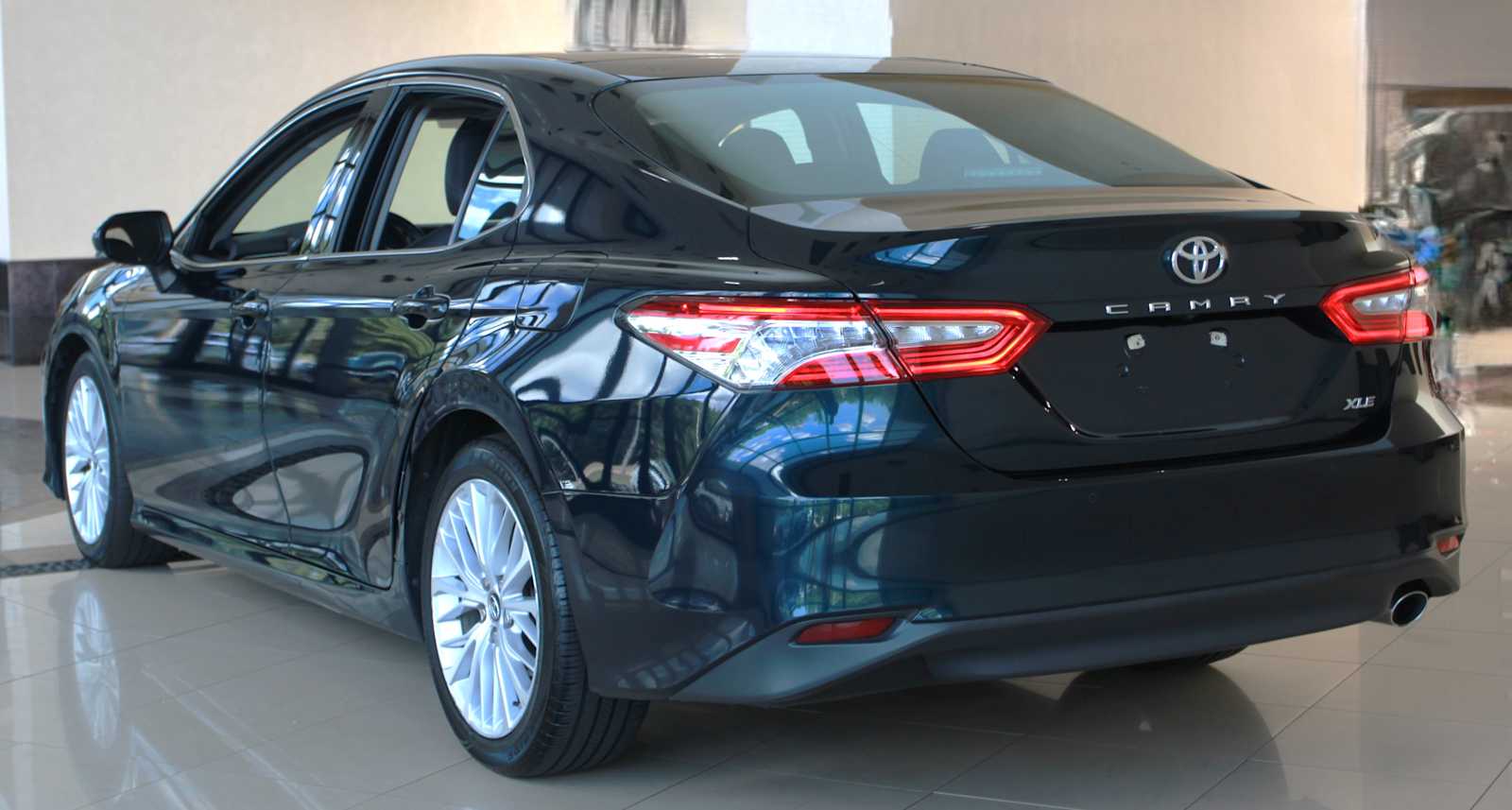 used 2018 Toyota Camry car, priced at $23,097