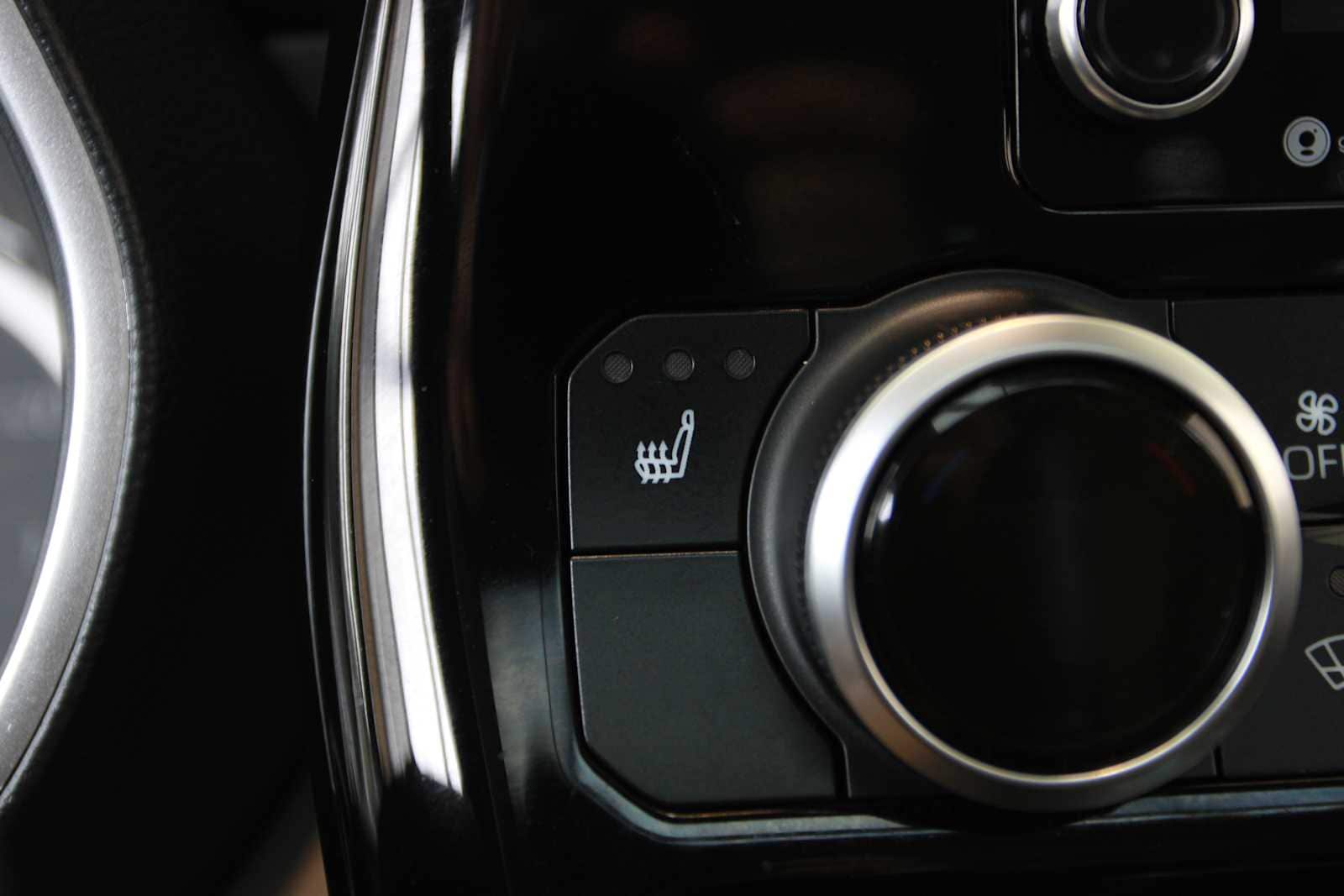 used 2022 Toyota Highlander car, priced at $32,897