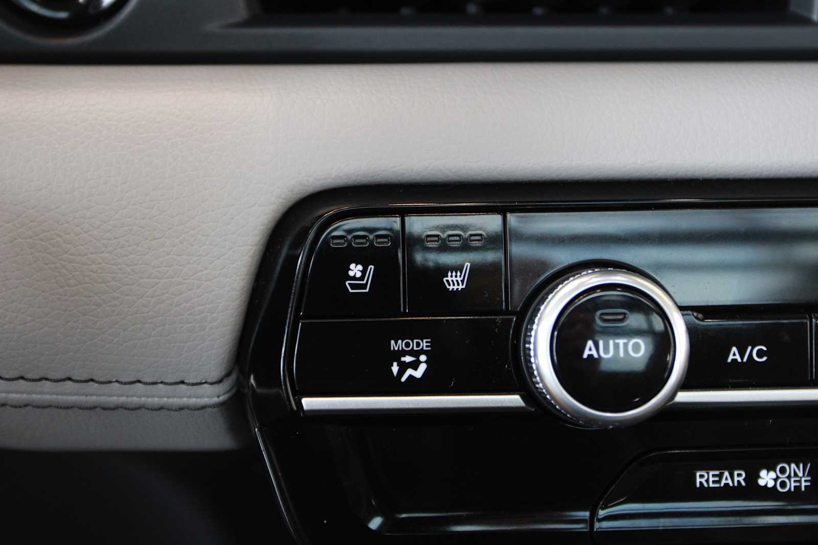 used 2023 Honda Pilot car, priced at $41,897