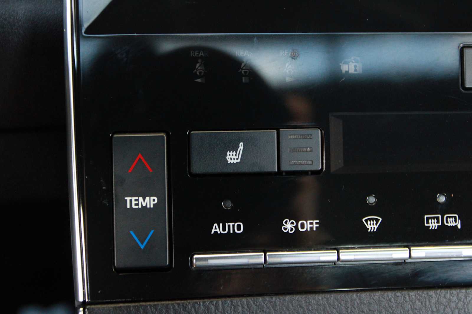 used 2019 Toyota Avalon Hybrid car, priced at $24,297