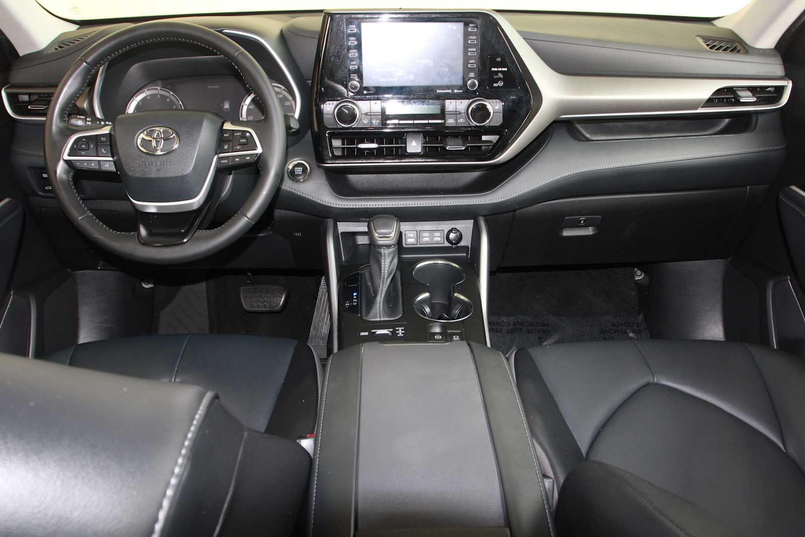 used 2022 Toyota Highlander car, priced at $36,998