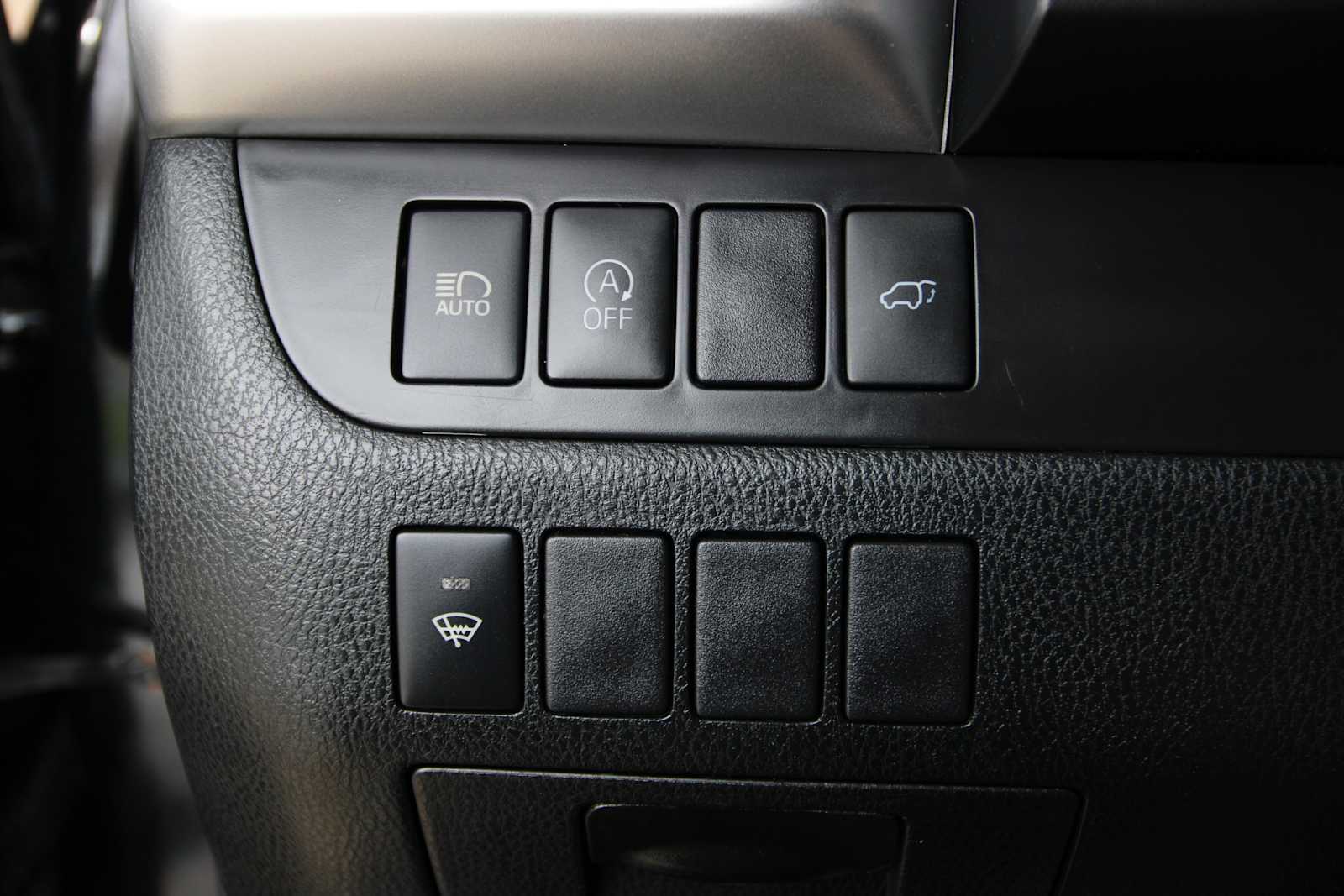 used 2019 Toyota Highlander car, priced at $20,897