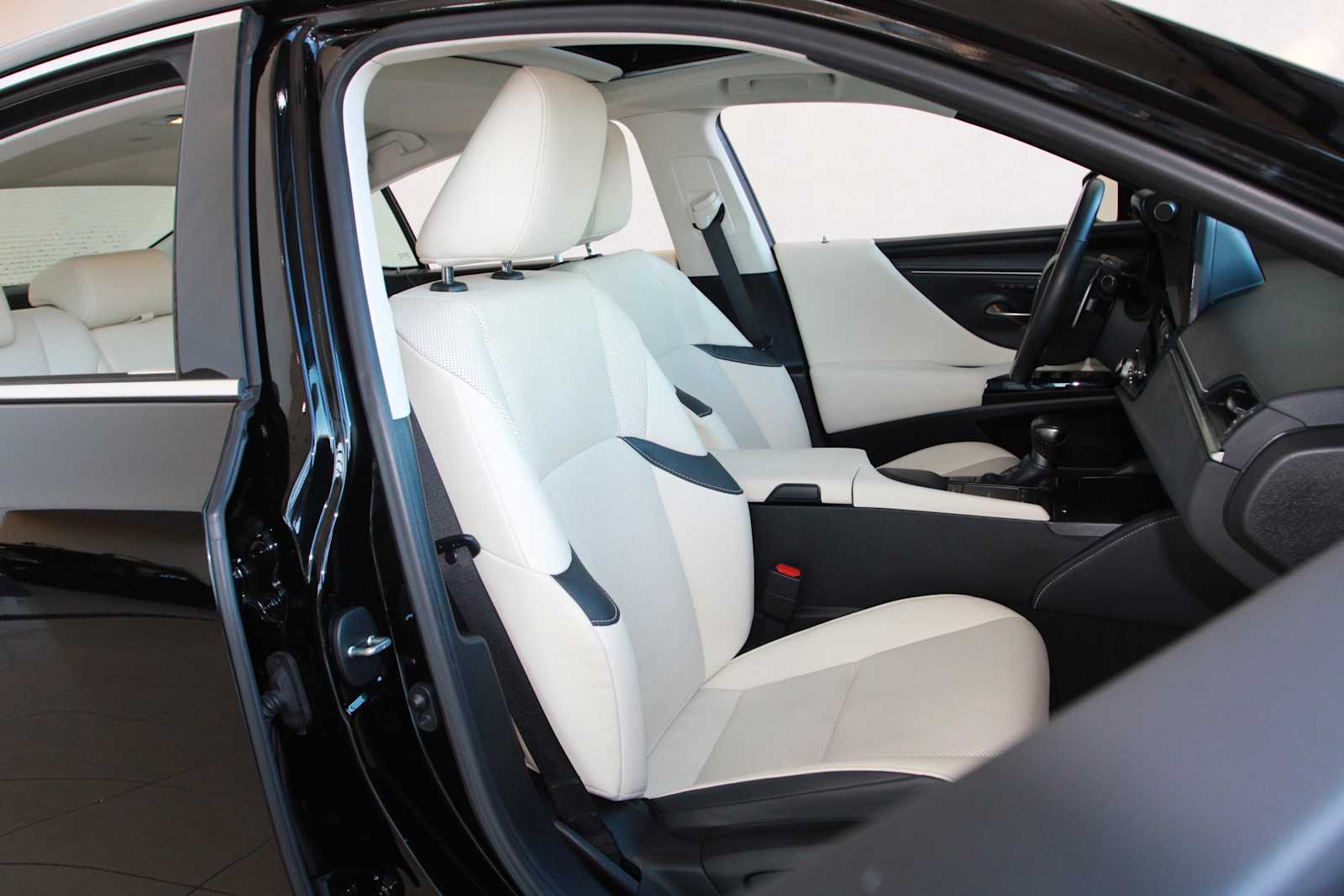 used 2022 Lexus ES 350 car, priced at $36,497