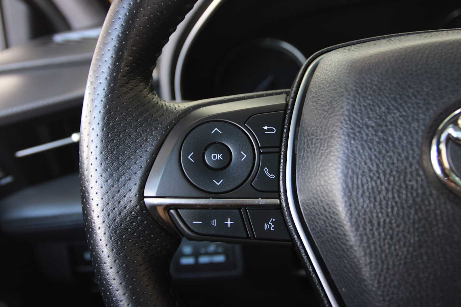 used 2019 Toyota Avalon Hybrid car, priced at $24,297