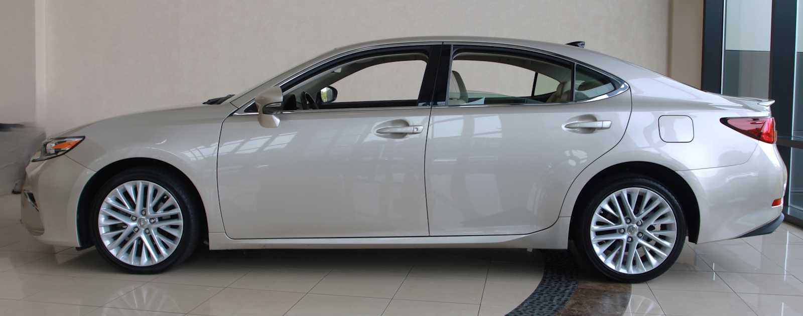 used 2016 Lexus ES 350 car, priced at $15,397