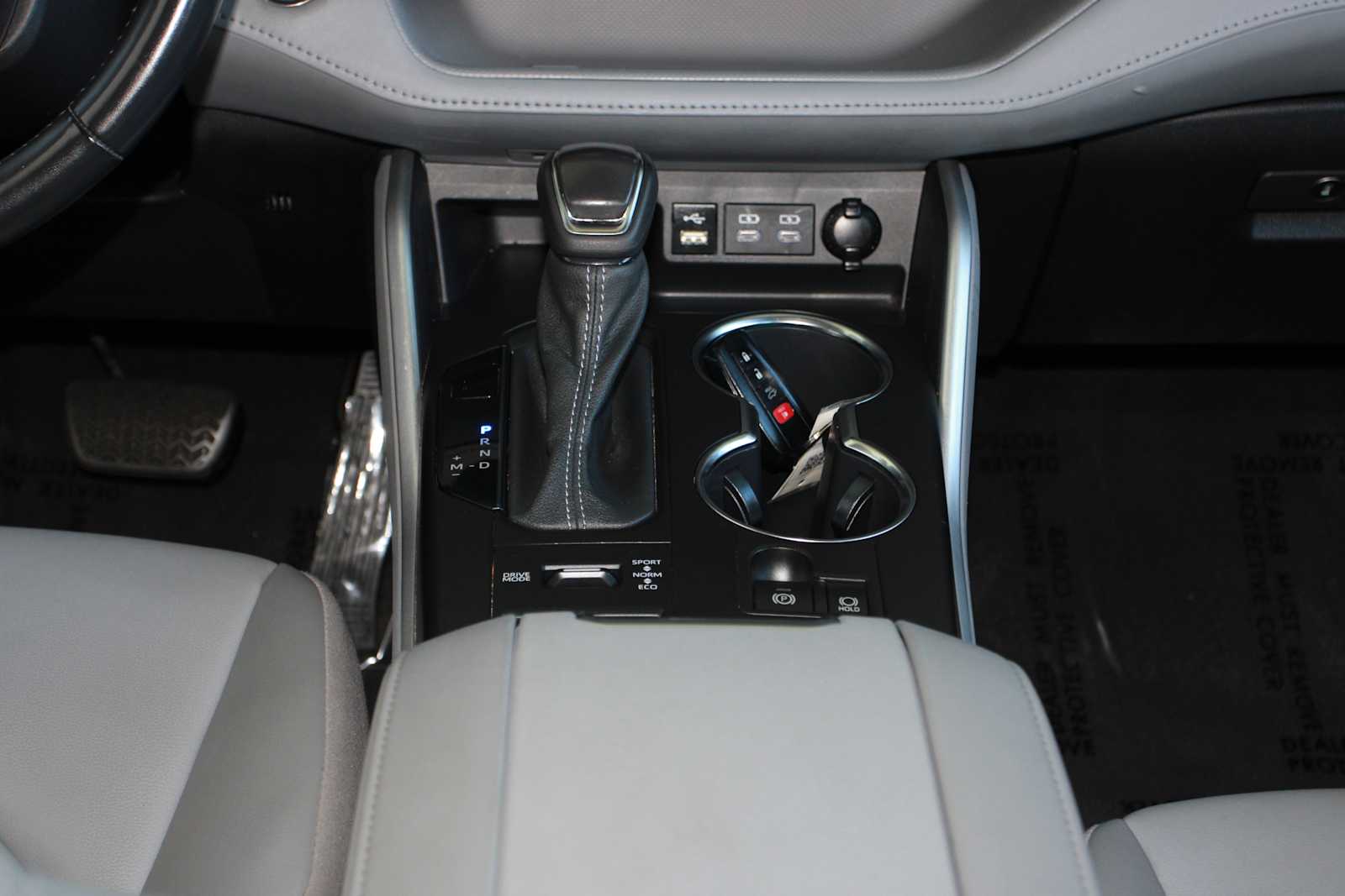 used 2022 Toyota Highlander car, priced at $35,797