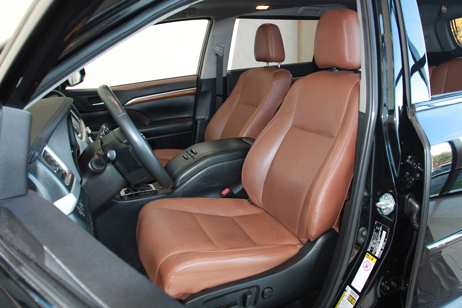 used 2019 Toyota Highlander car, priced at $29,497