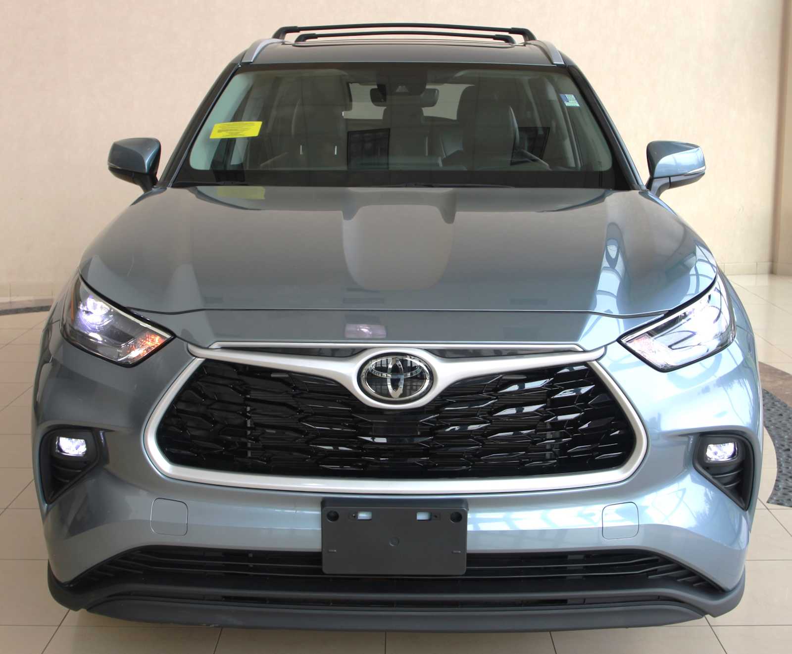 used 2022 Toyota Highlander car, priced at $36,998
