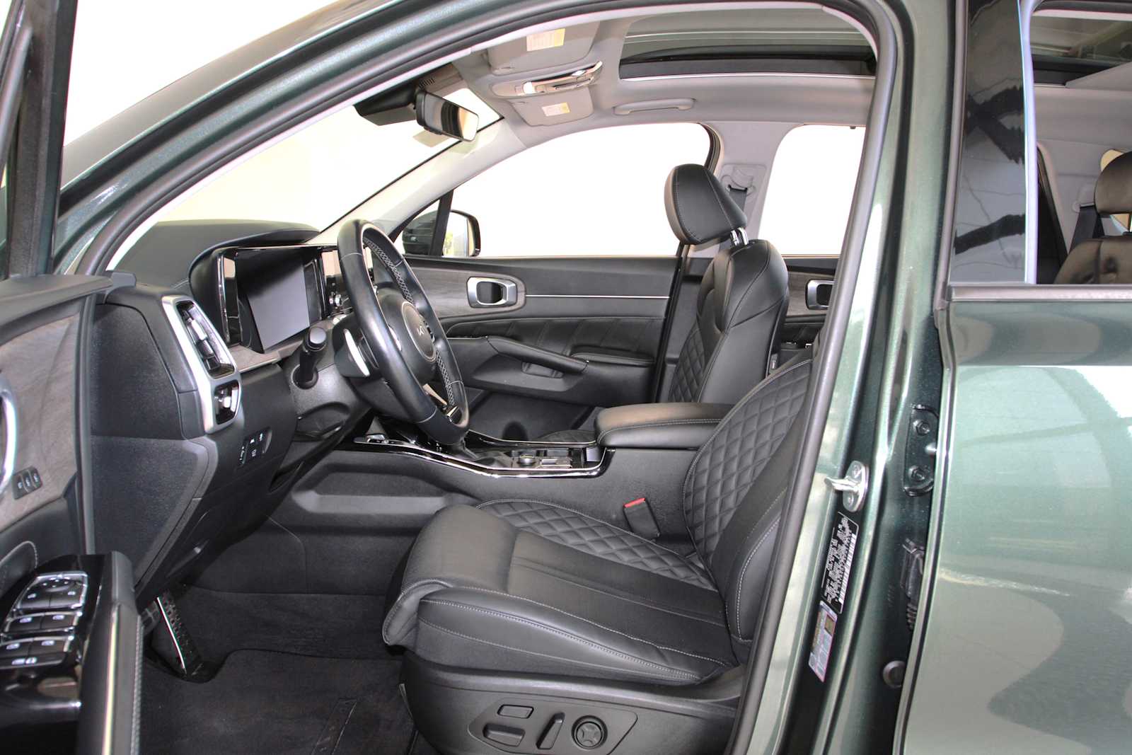 used 2023 Kia Sorento car, priced at $33,497