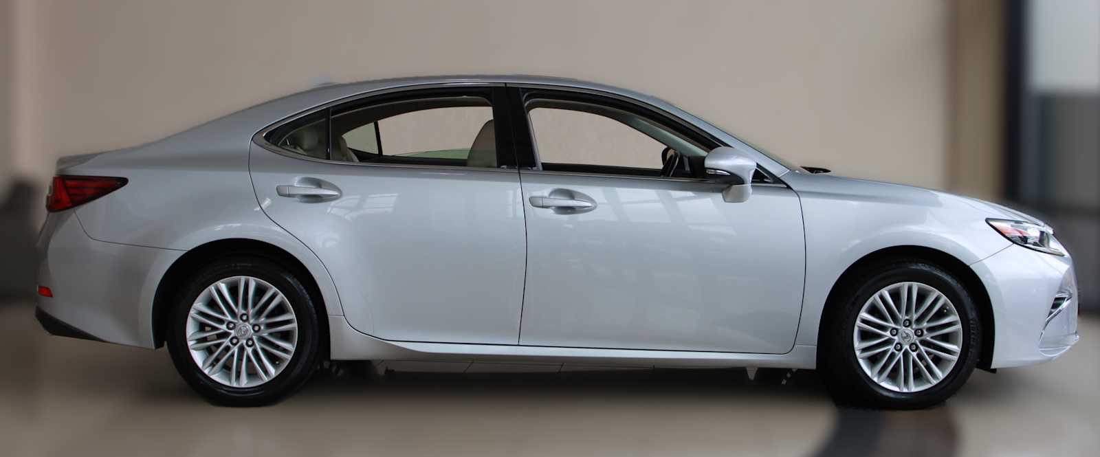 used 2016 Lexus ES 350 car, priced at $16,497