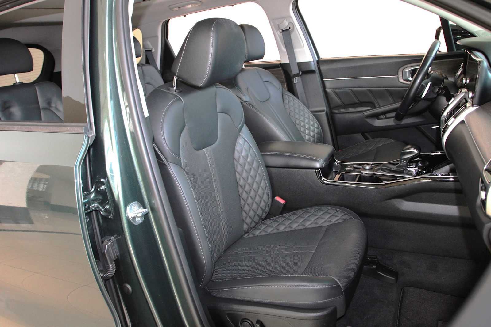 used 2023 Kia Sorento car, priced at $33,497