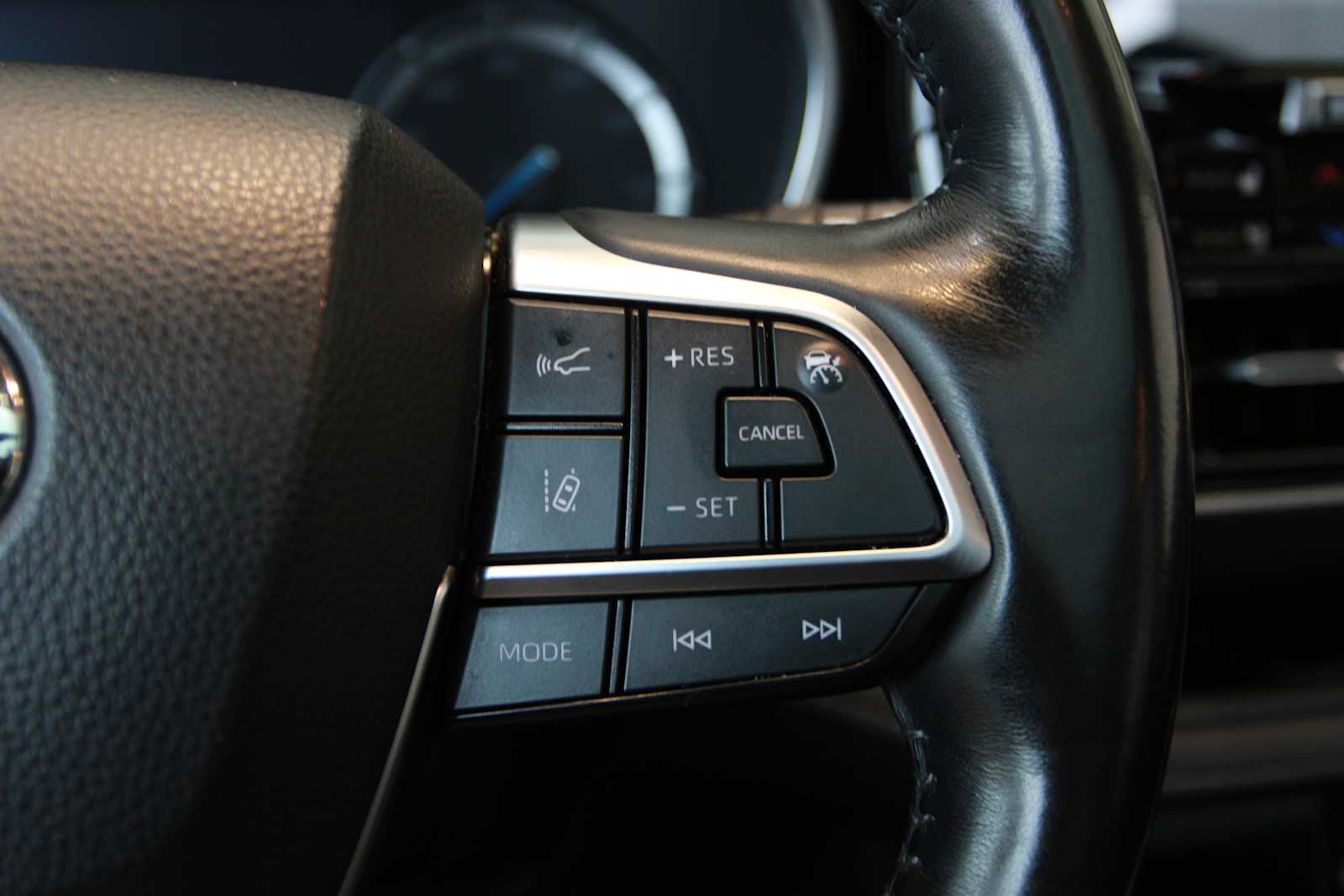 used 2021 Toyota Highlander car, priced at $38,497