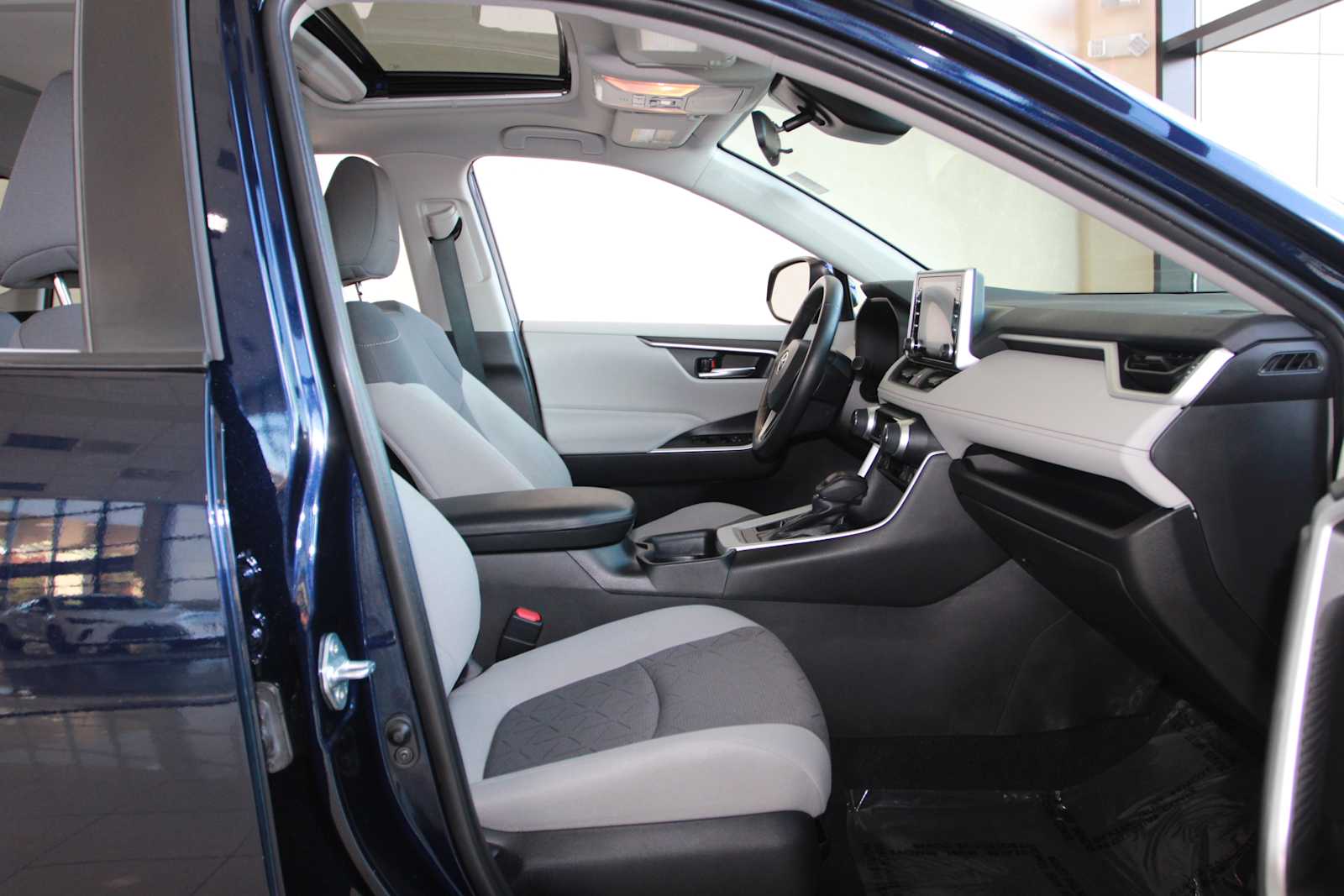 used 2021 Toyota RAV4 car, priced at $25,497