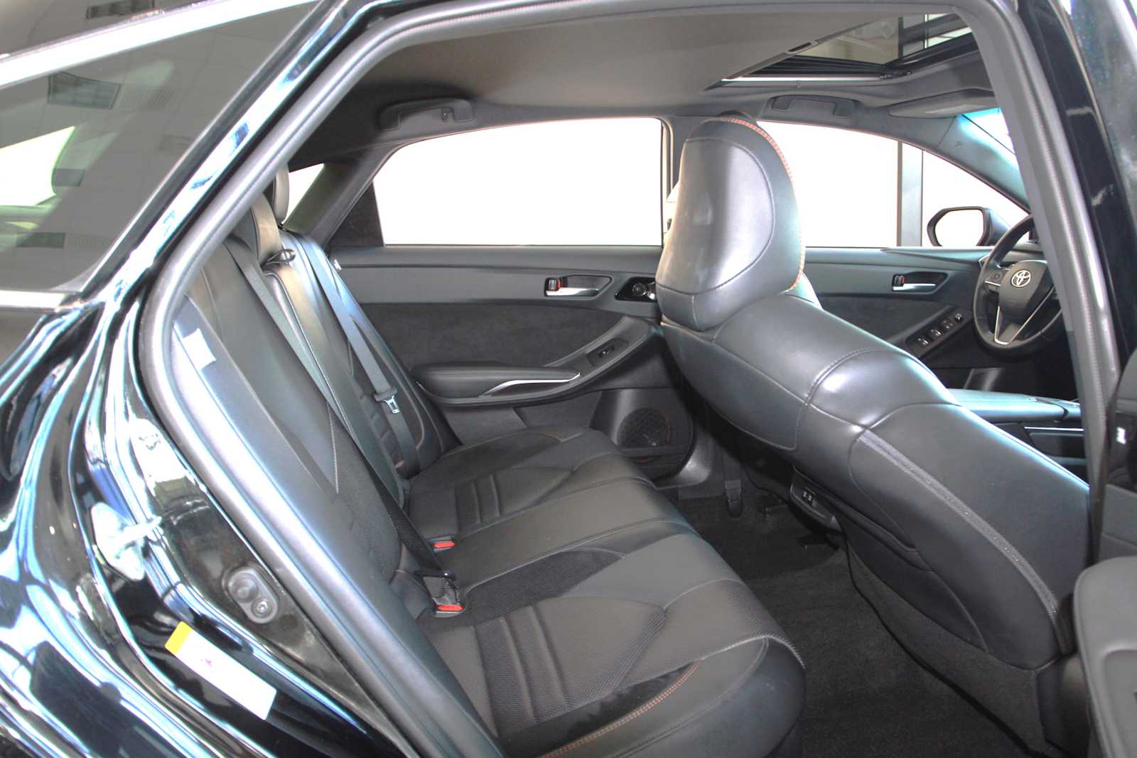 used 2019 Toyota Avalon Hybrid car, priced at $24,297