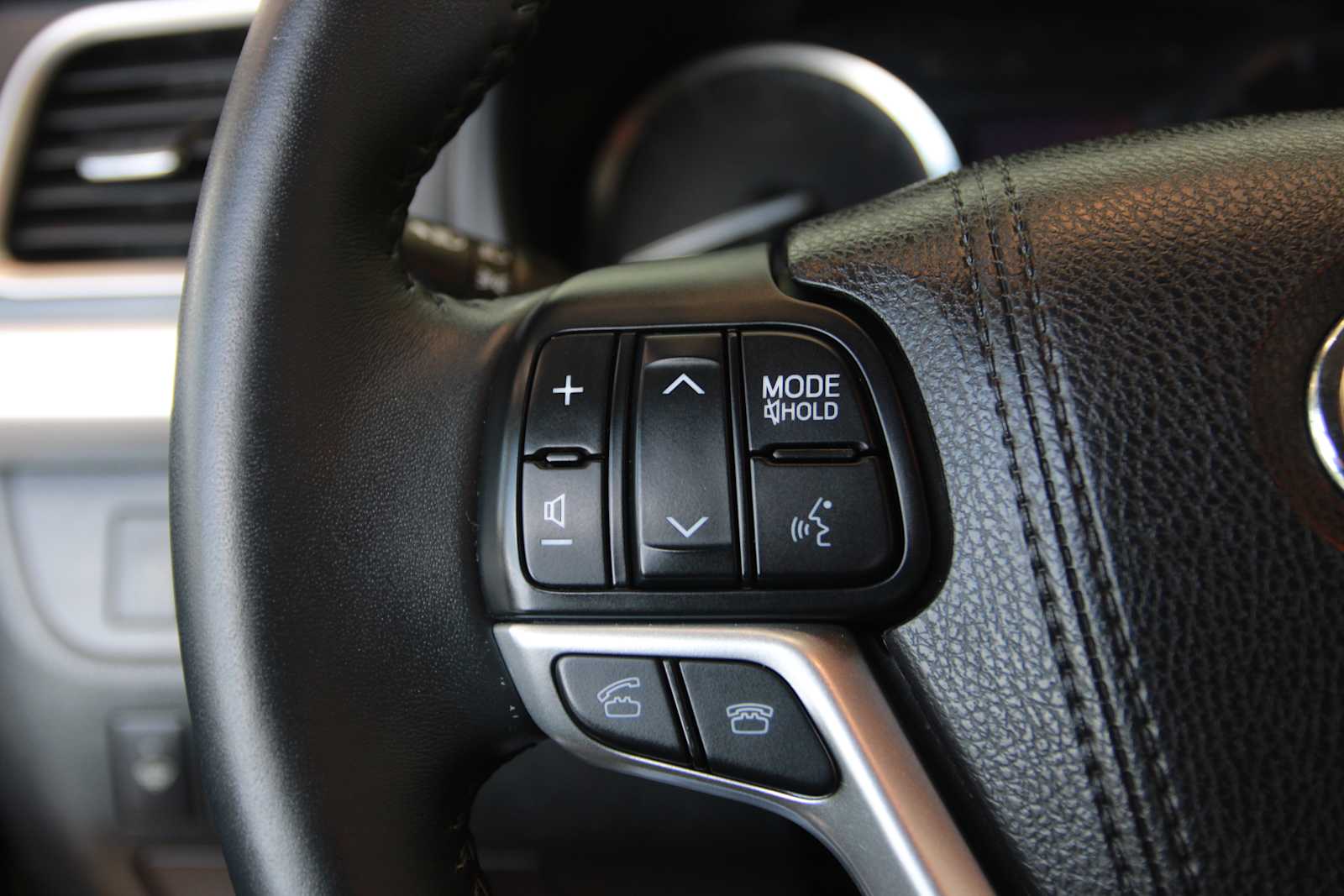 used 2016 Toyota Highlander car, priced at $21,998