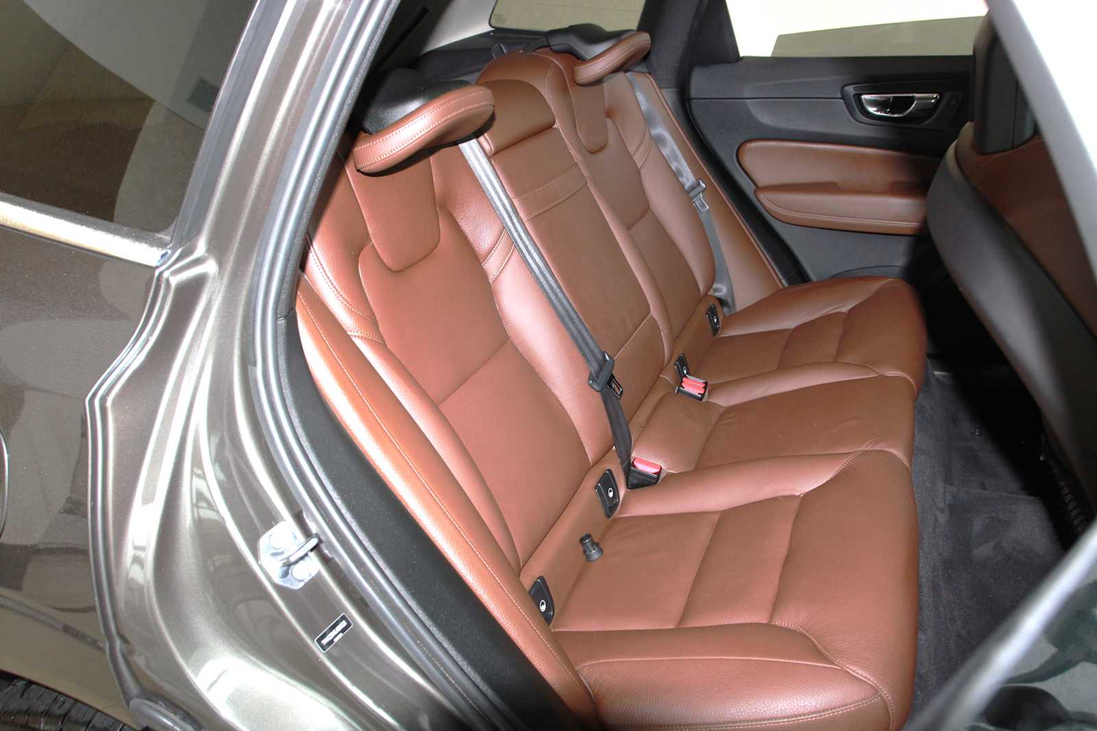 used 2018 Volvo XC60 car, priced at $17,797