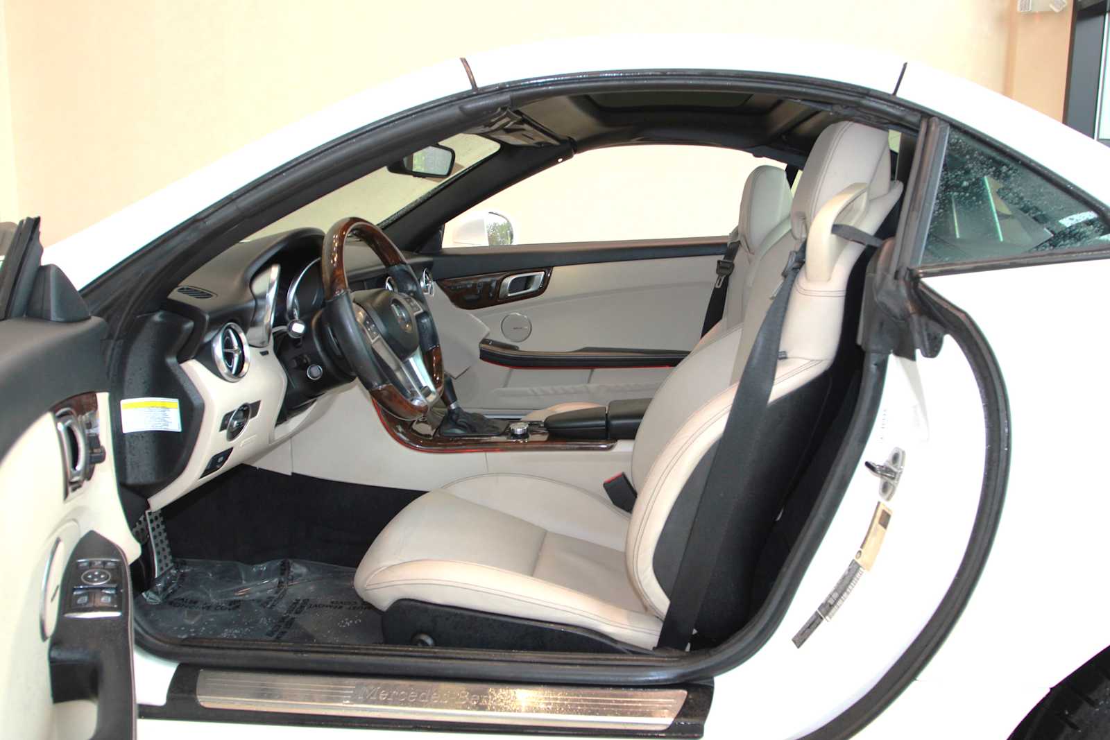 used 2014 Mercedes-Benz SLK 250 car, priced at $17,497
