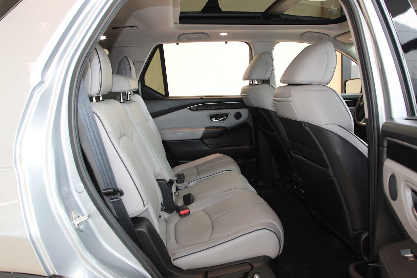 used 2023 Honda Pilot car, priced at $41,897