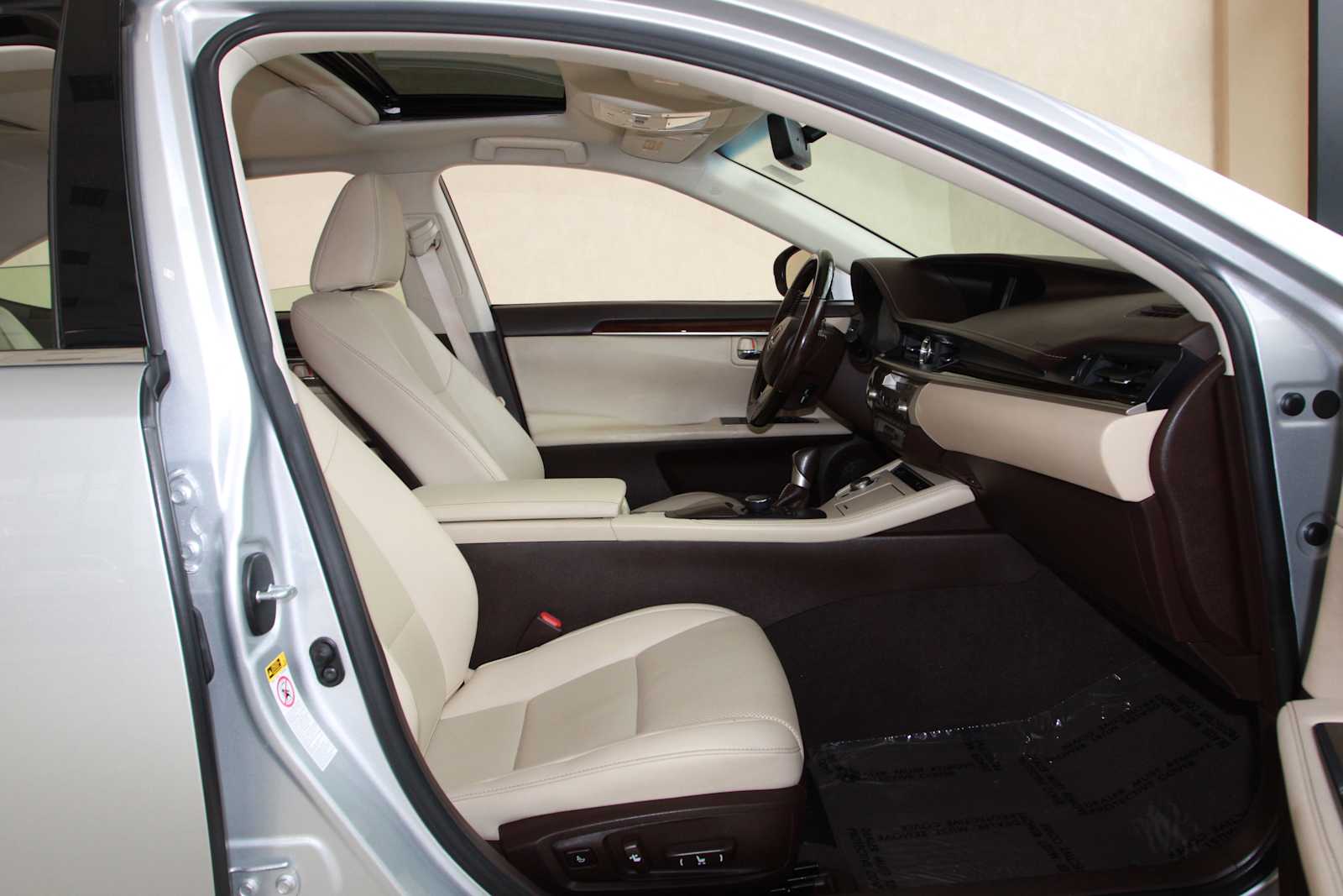 used 2016 Lexus ES 350 car, priced at $16,497